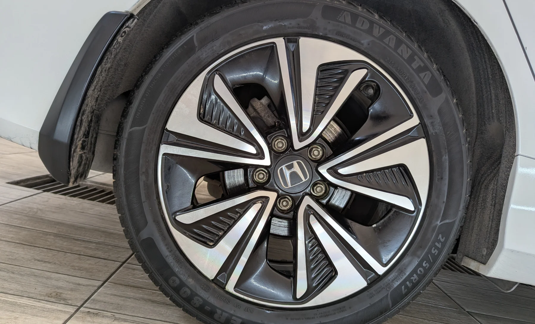 Honda Civic LX 2020 — exterior 10 de 10
