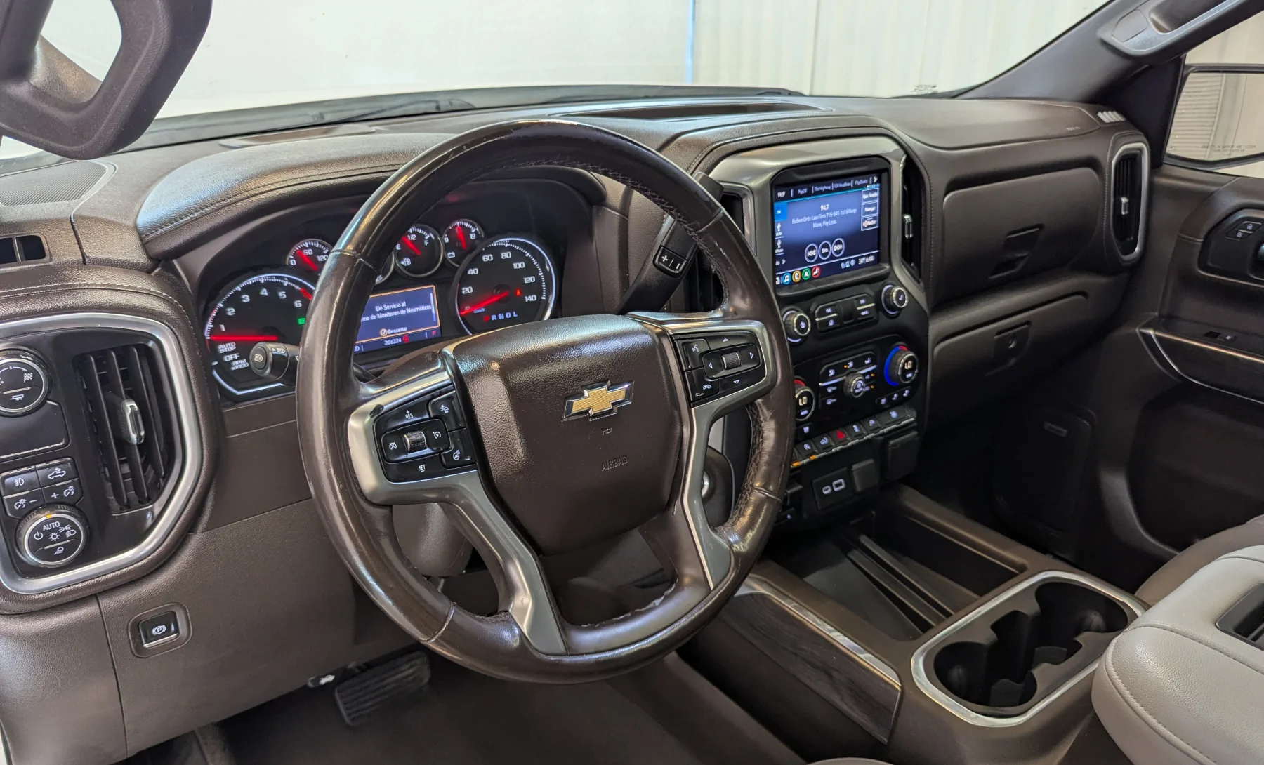 Chevrolet Silverado 1500 LTZ 2019 — interior 1 de 10