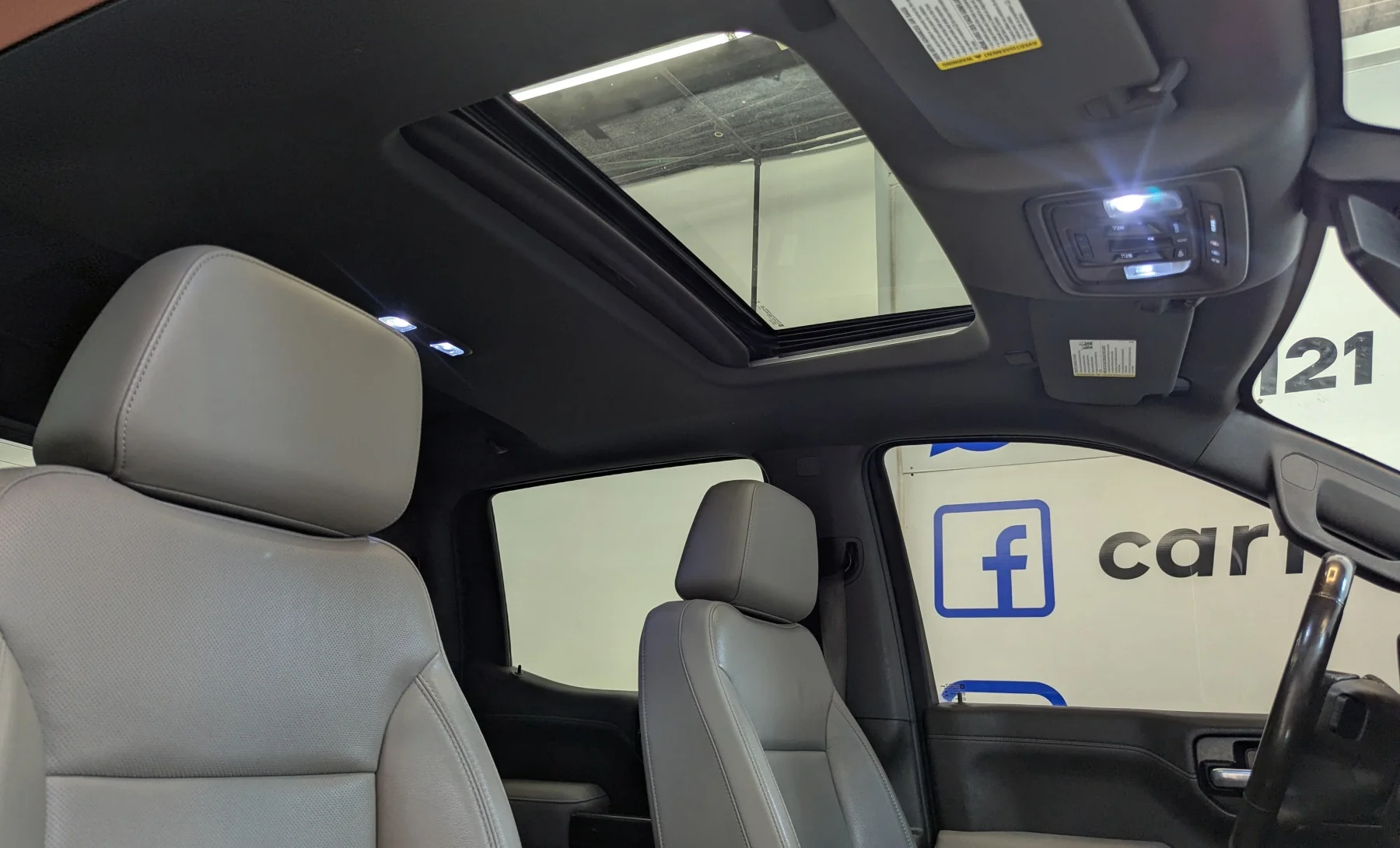 Chevrolet Silverado 1500 LTZ 2019 — interior 10 de 10