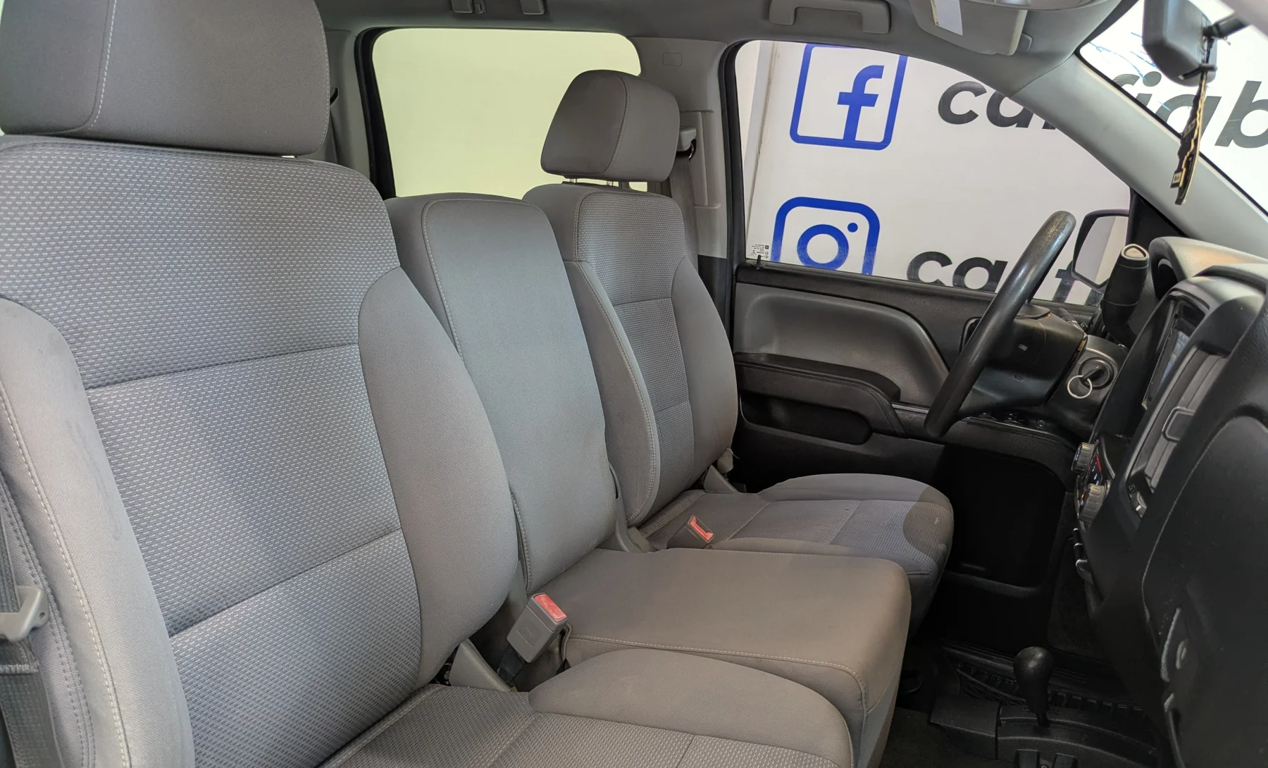 GMC Sierra 1500 SLE 2014 — interior 8 de 10