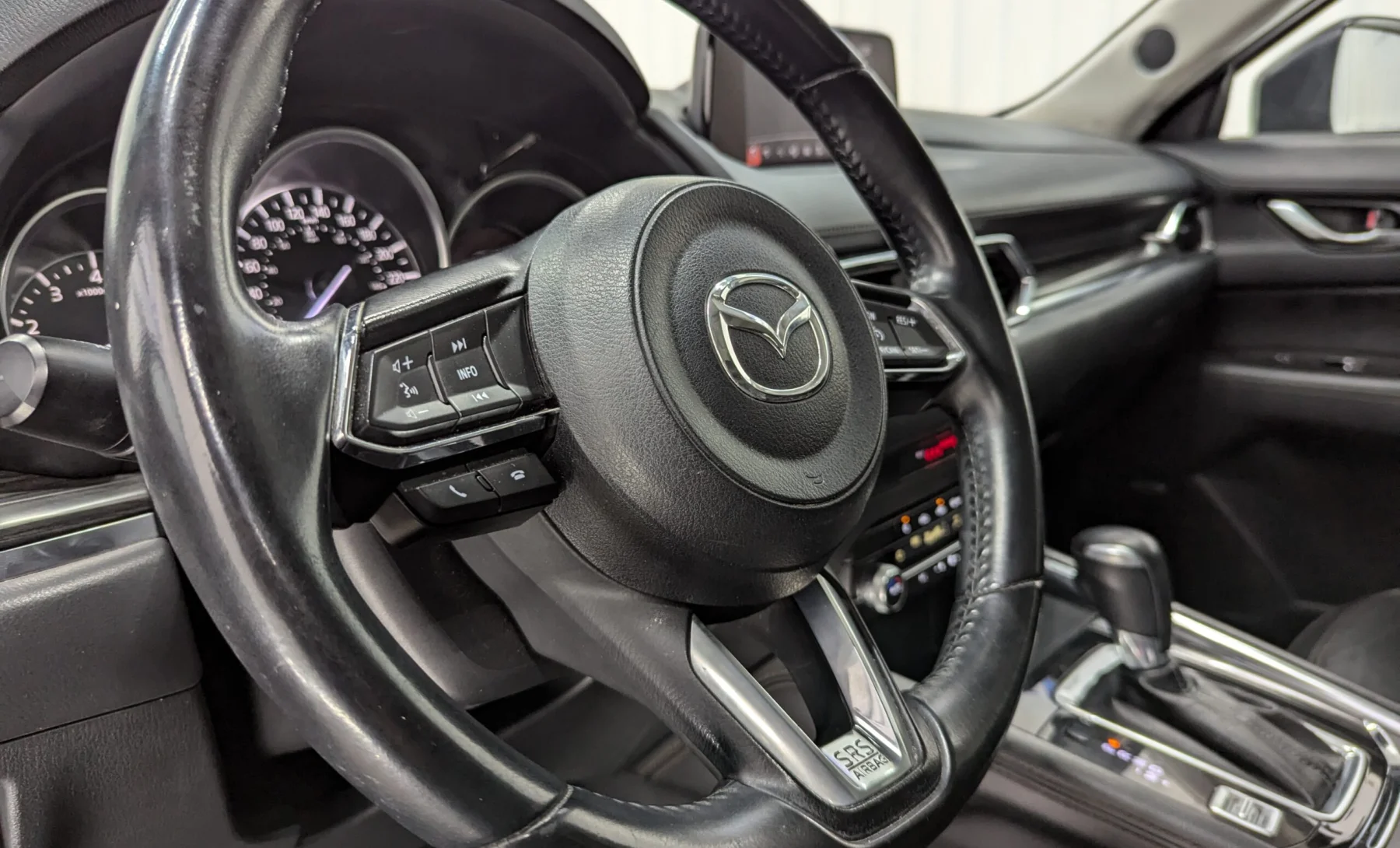 Mazda CX-5 Grand Touring Reserve 2020 — interior 3 de 4