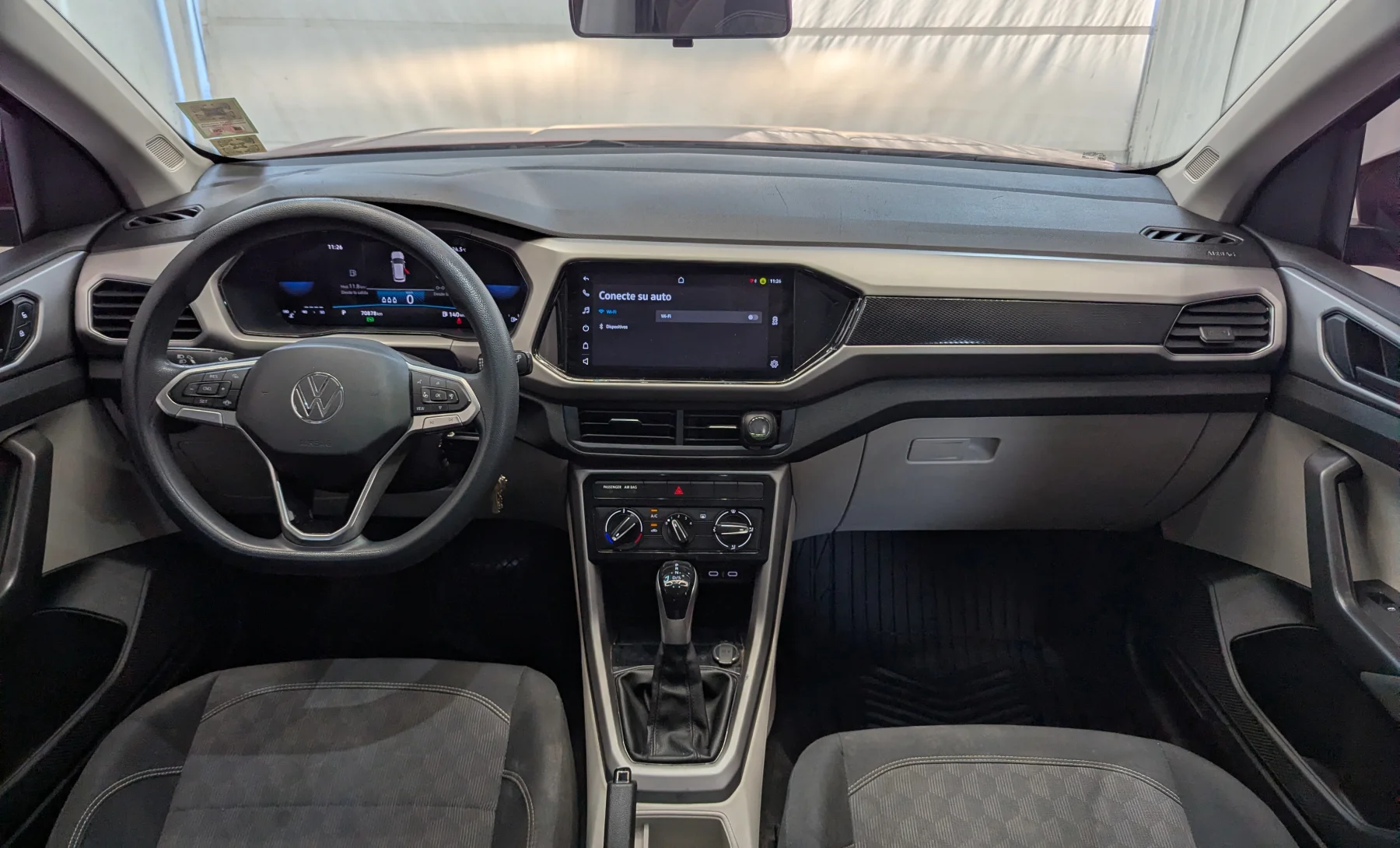Volkswagen Taigun Trendline 2023 — interior 5 de 10