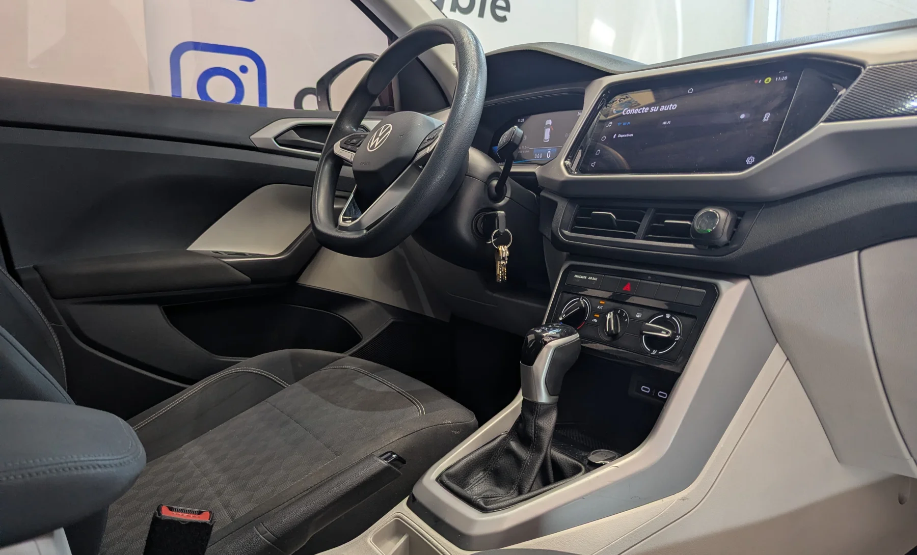 Volkswagen Taigun Trendline 2023 — interior 6 de 10