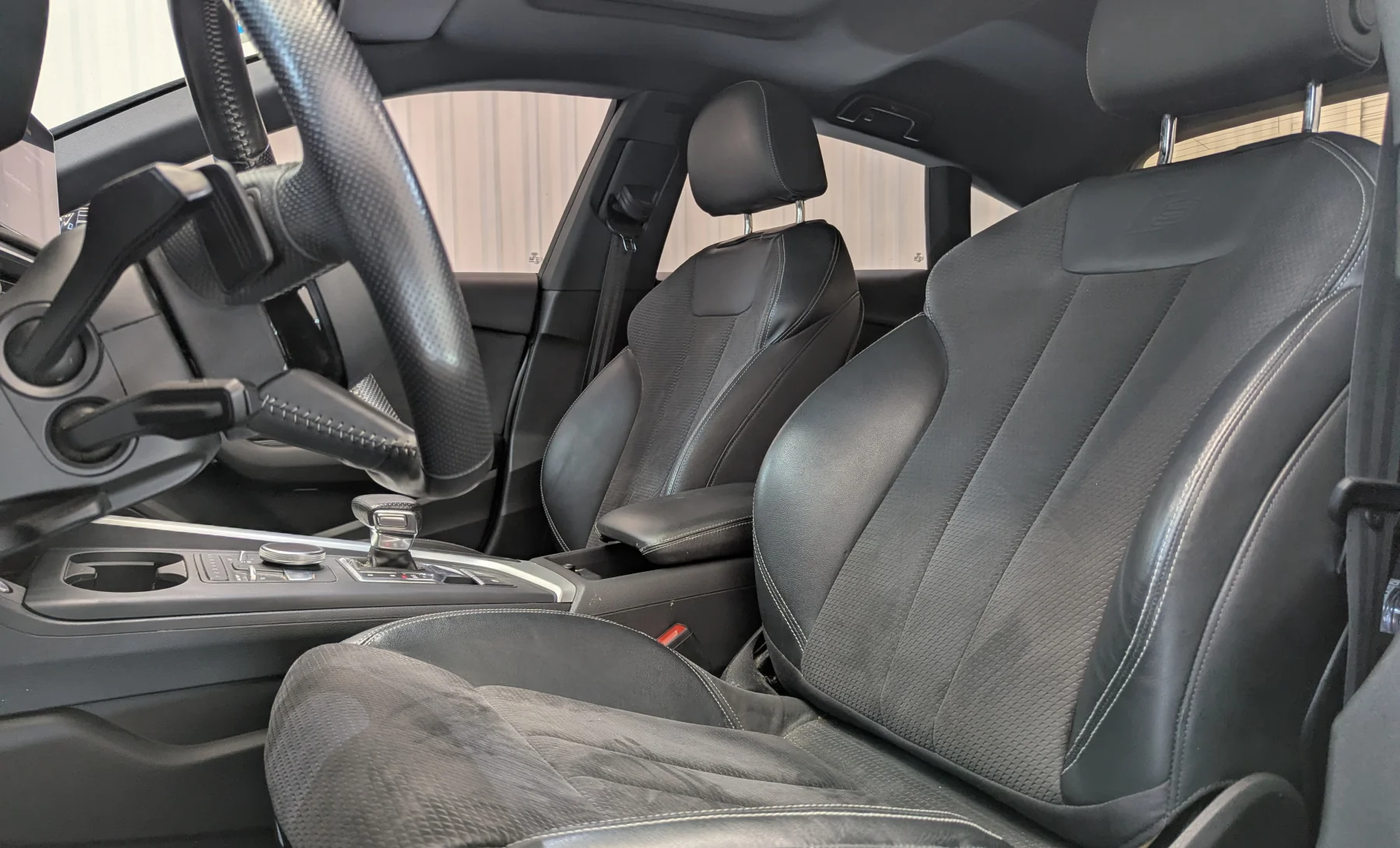 Audi A5 S Line 2018 — interior 2 de 10