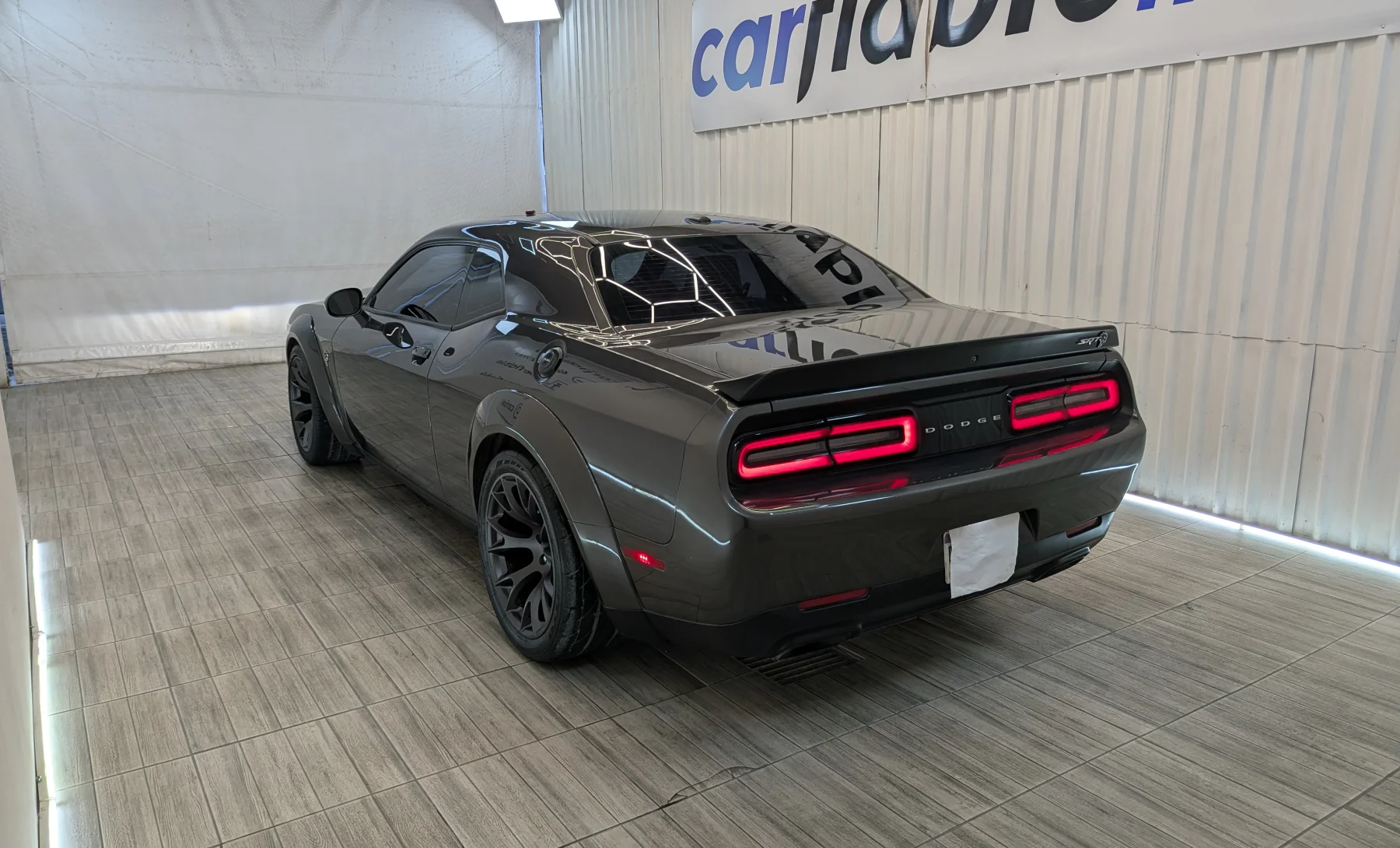 Dodge Challenger SRT Hellcat Widebody 2020 — exterior 6 de 10