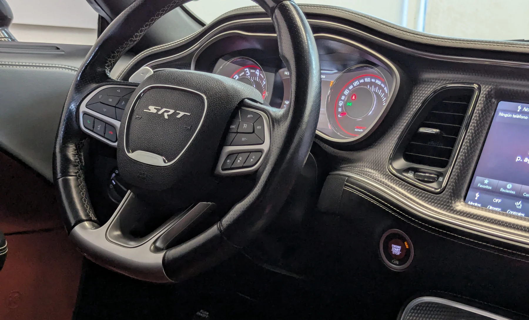 Dodge Challenger SRT Hellcat Widebody 2020 — interior 4 de 10