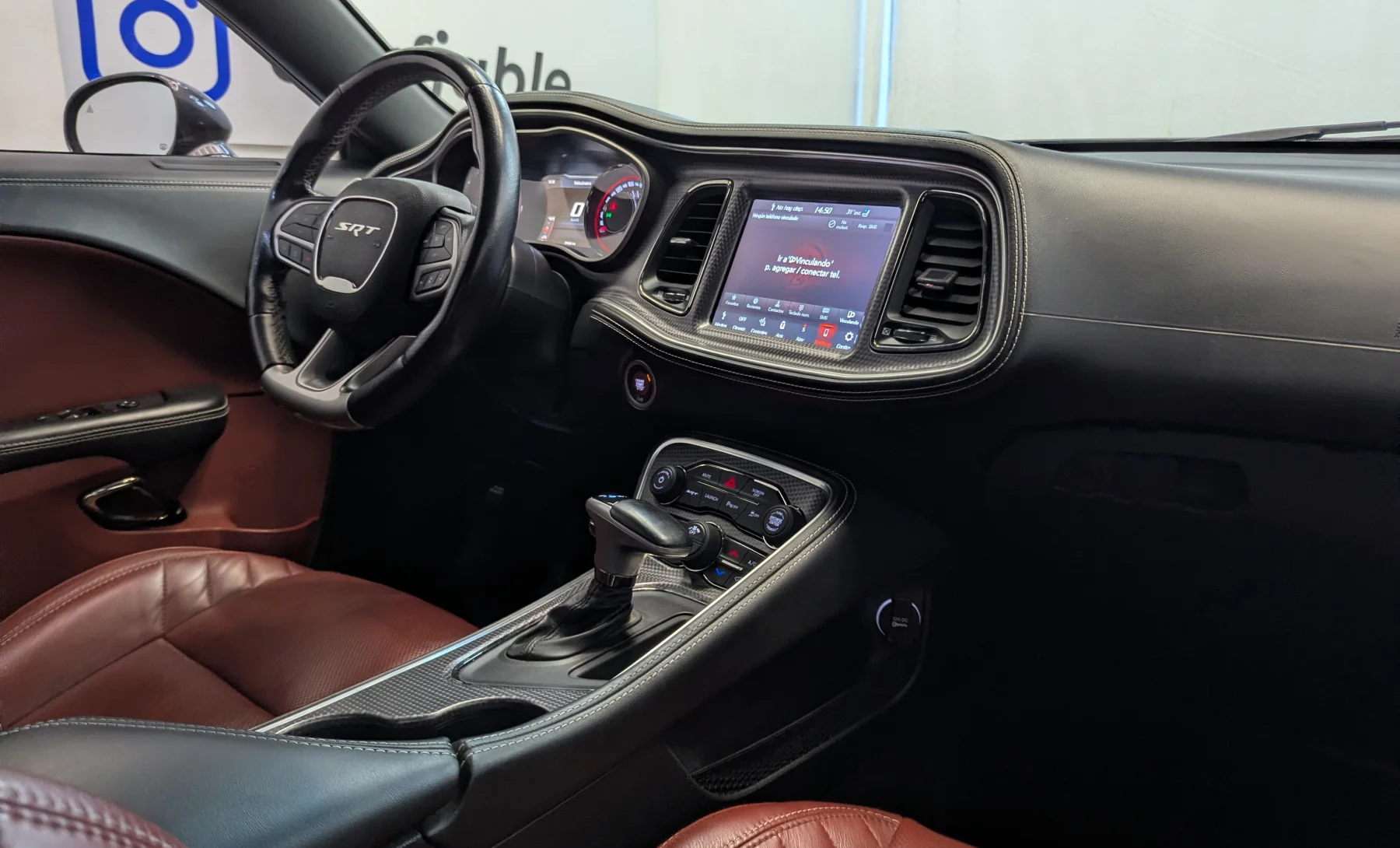 Dodge Challenger SRT Hellcat Widebody 2020 — interior 7 de 10