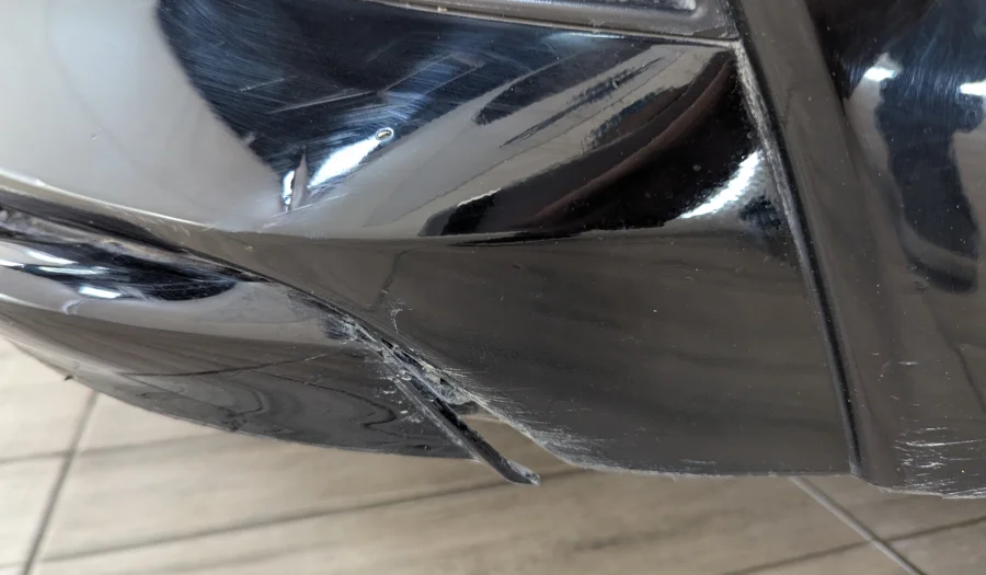 Toyota Camry SE 2019 — imperfección 1 de 3