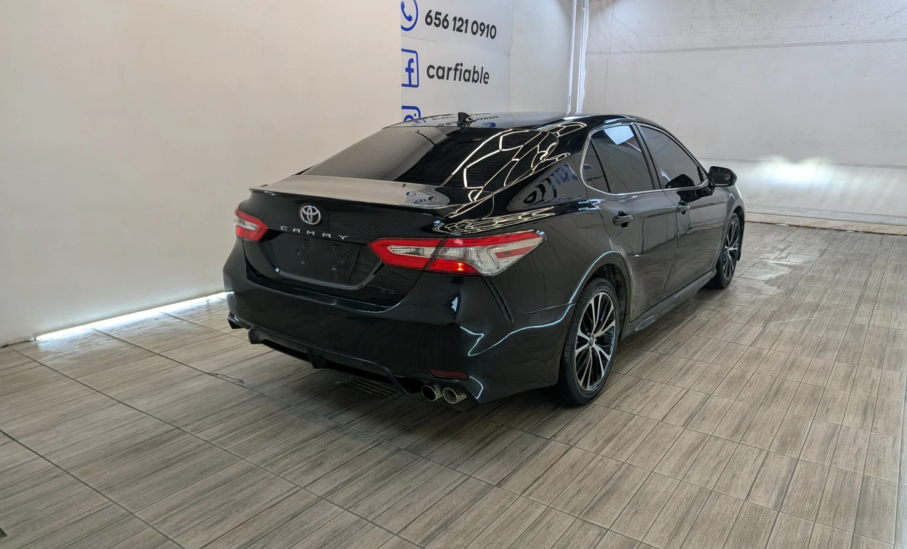 Toyota Camry SE 2019 — exterior 4 de 10