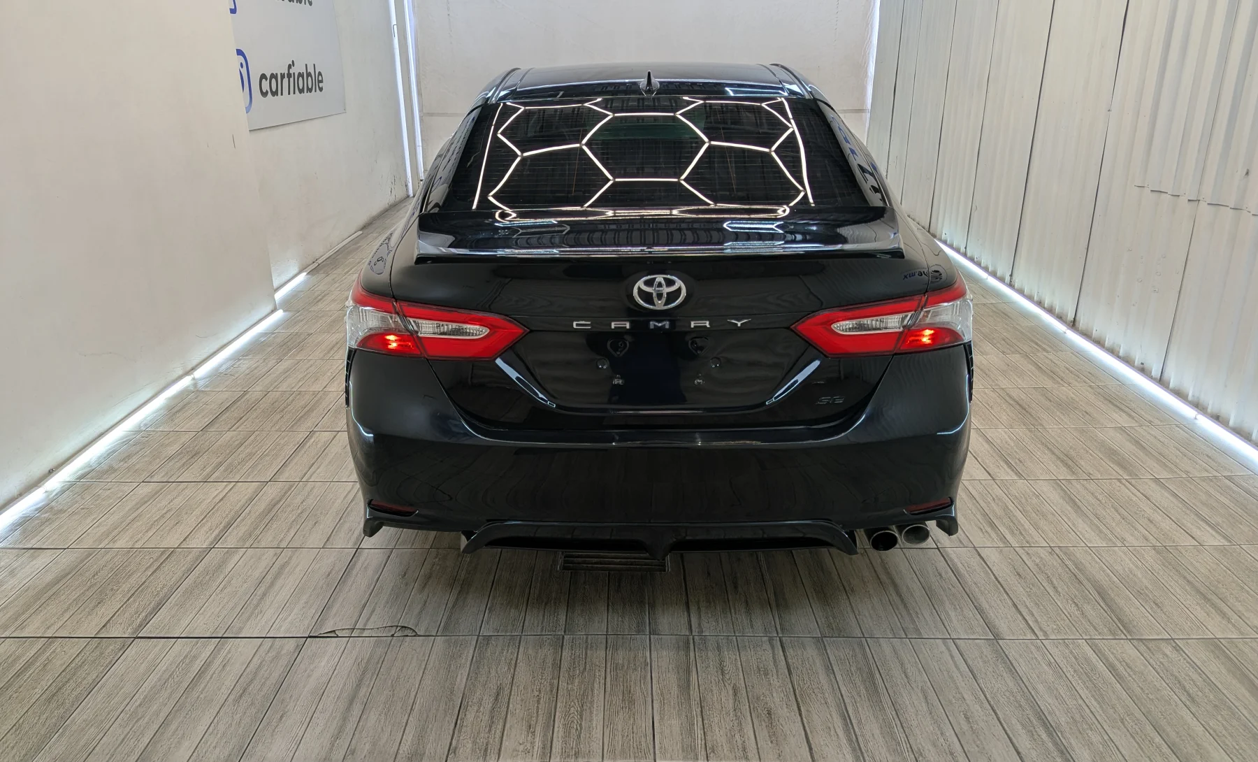 Toyota Camry SE 2019 — exterior 5 de 10