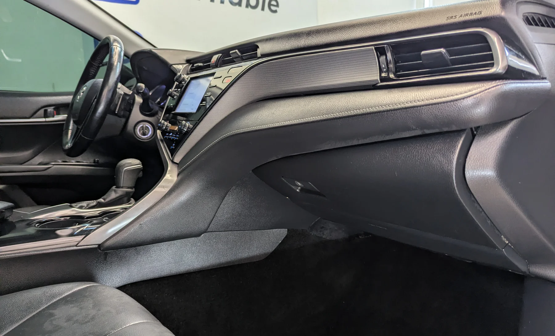 Toyota Camry SE 2019 — interior 8 de 10