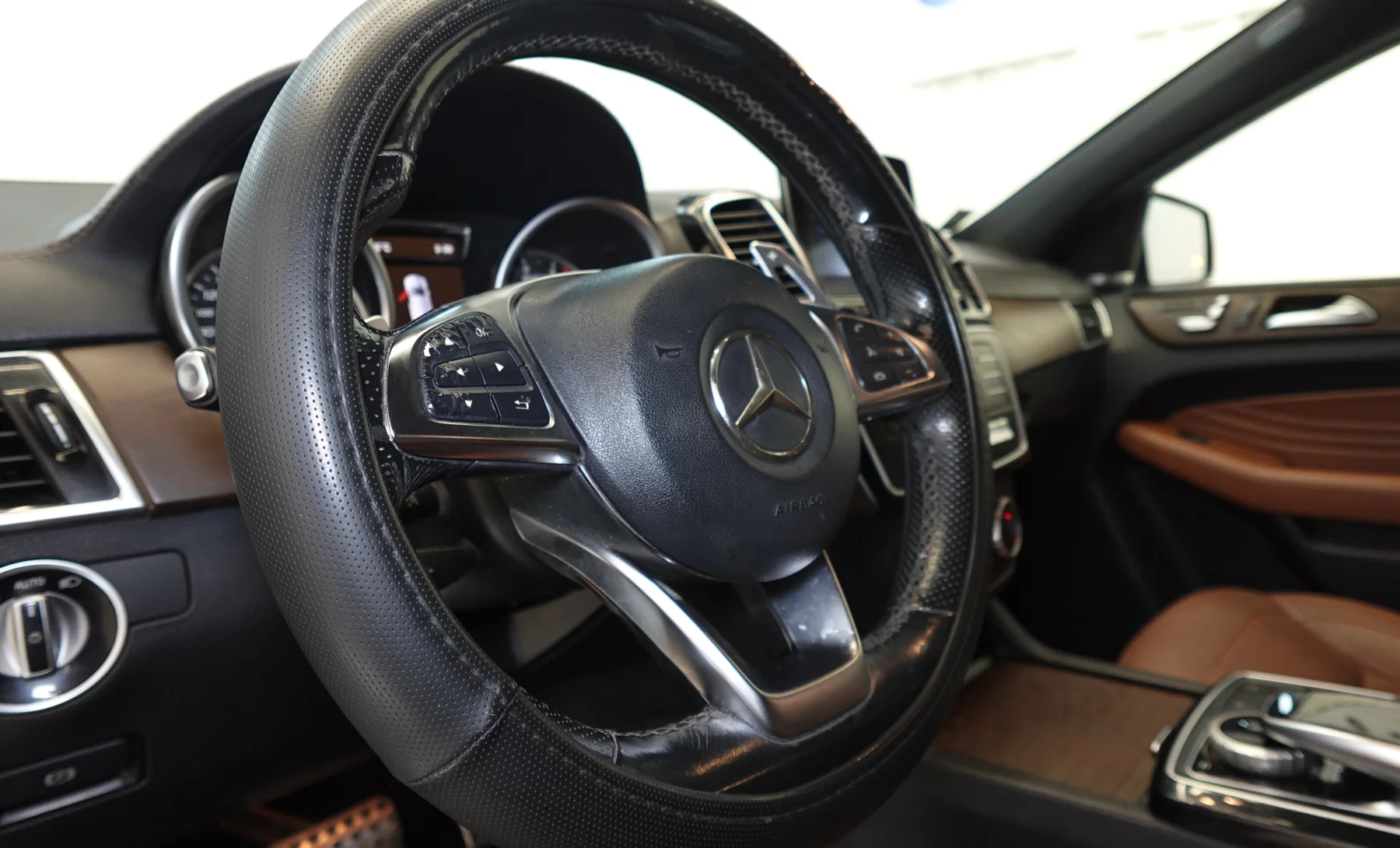 Mercedes-Benz GLE 43 BI TURBO 2018 — interior 2 de 10