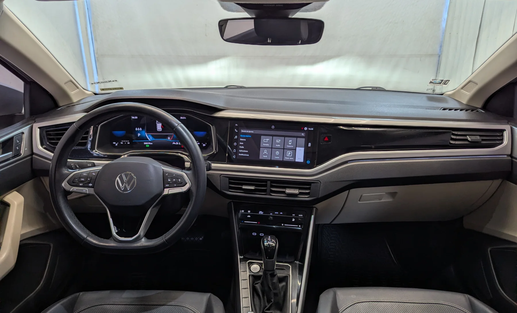Volkswagen Virtus Highline 2024 — interior 5 de 10