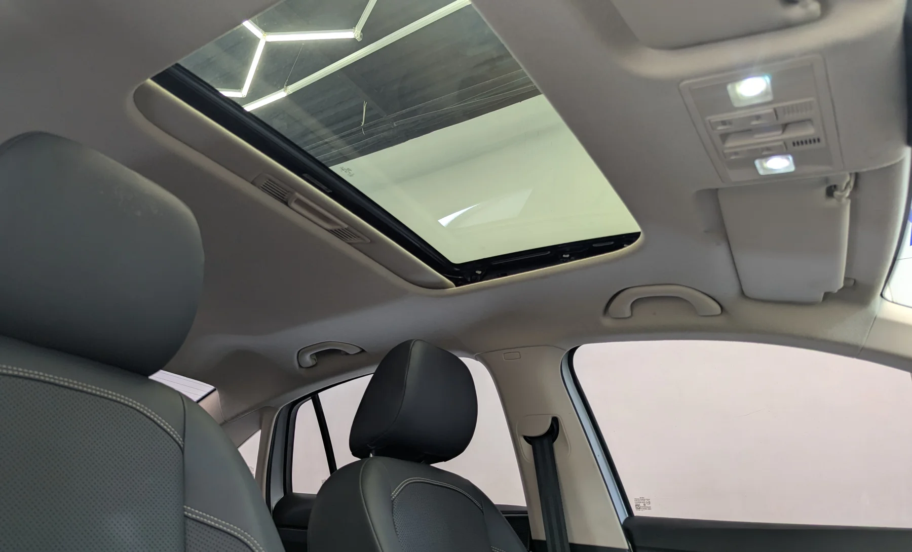 Volkswagen Virtus Highline 2024 — interior 7 de 10
