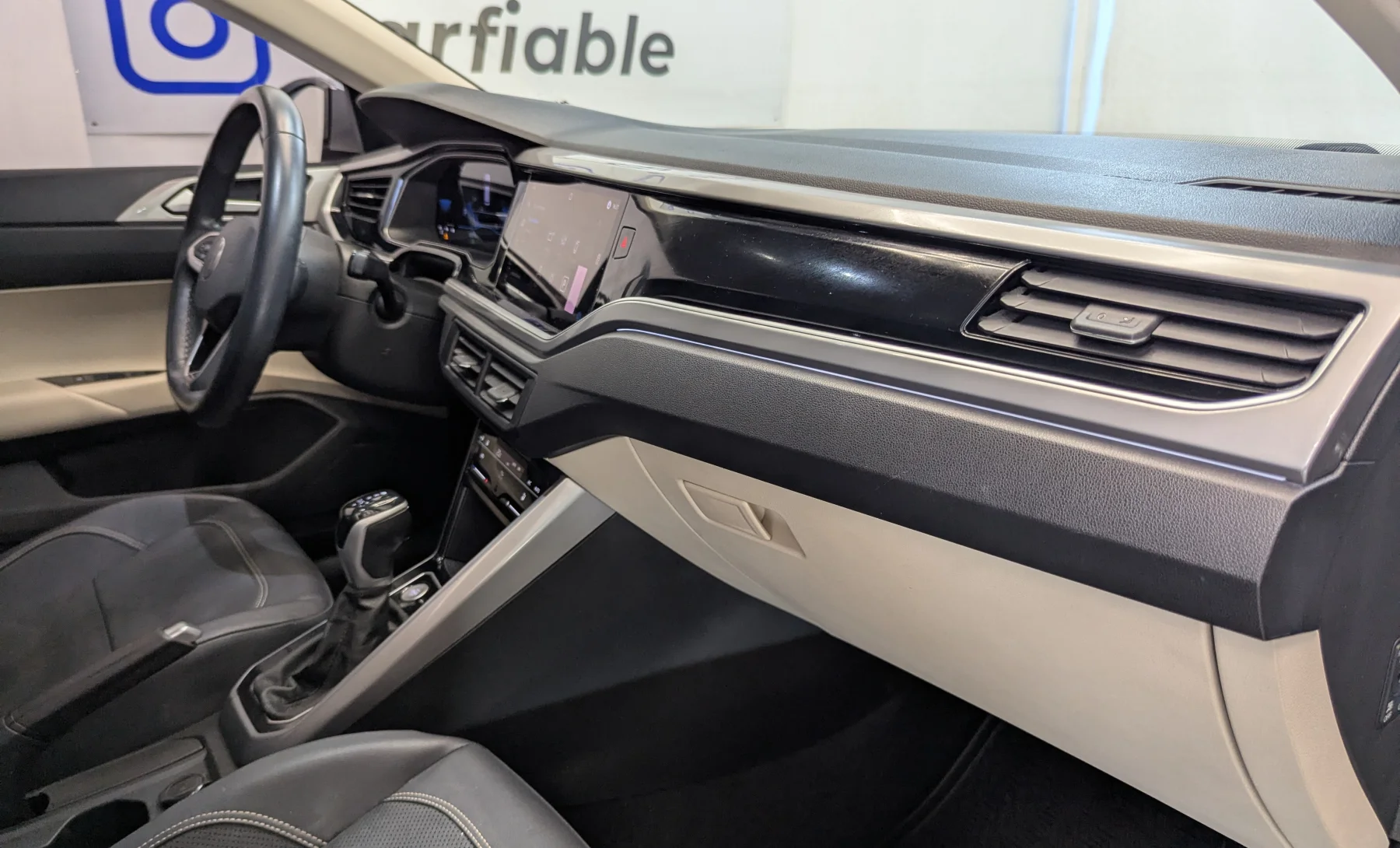 Volkswagen Virtus Highline 2024 — interior 8 de 10