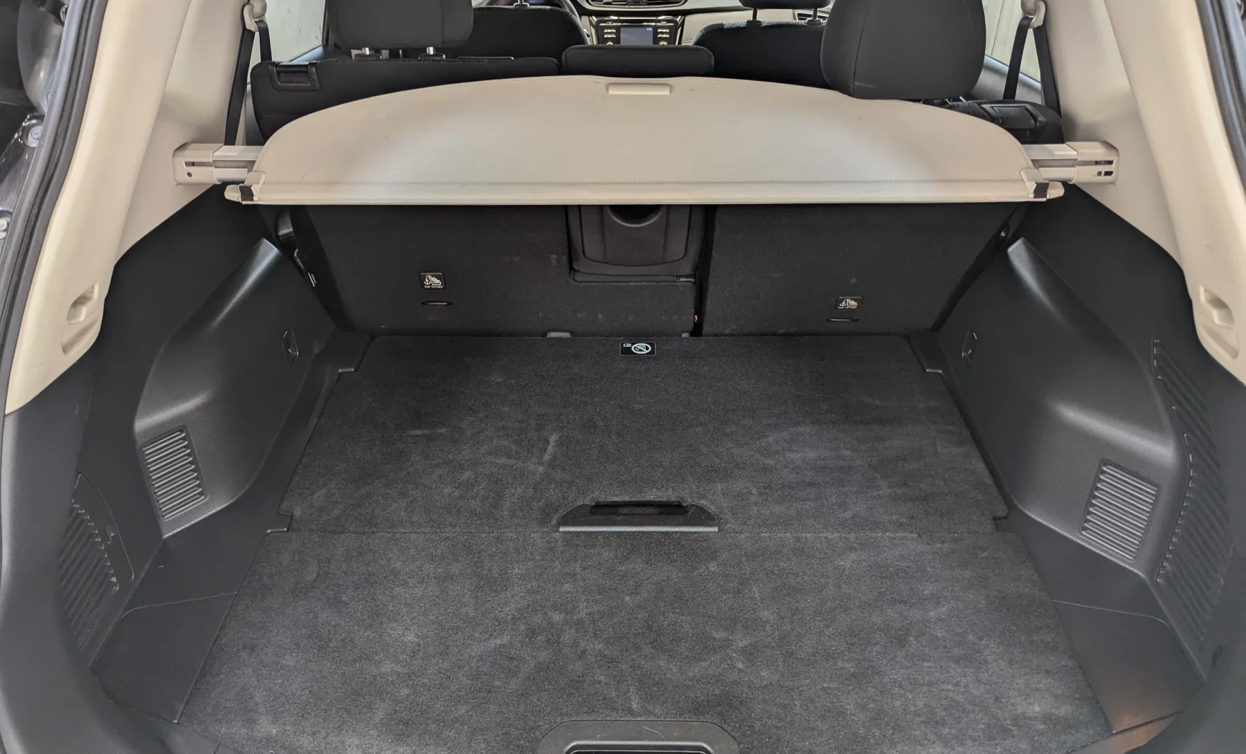 Nissan X-Trail Sense 2018 — interior 2 de 10