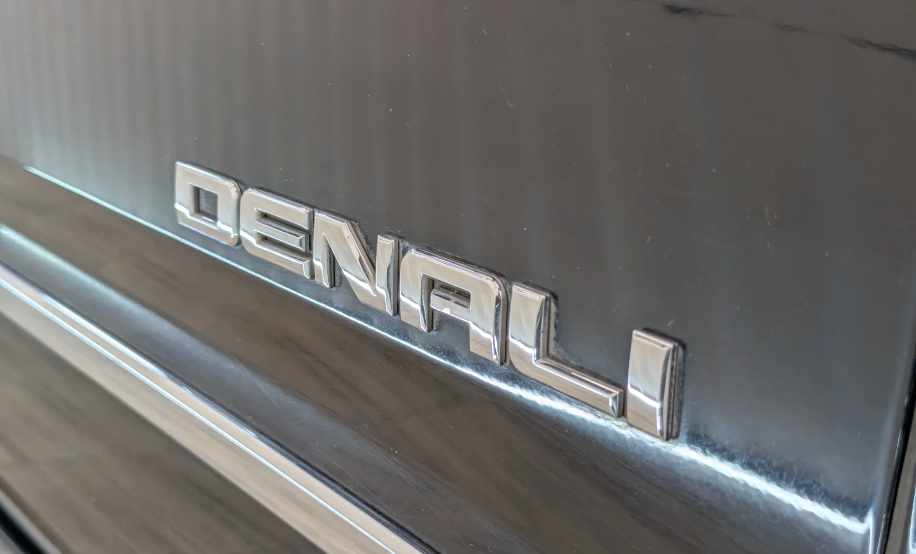 GMC Yukon XL Denali 2020 — exterior 9 de 10