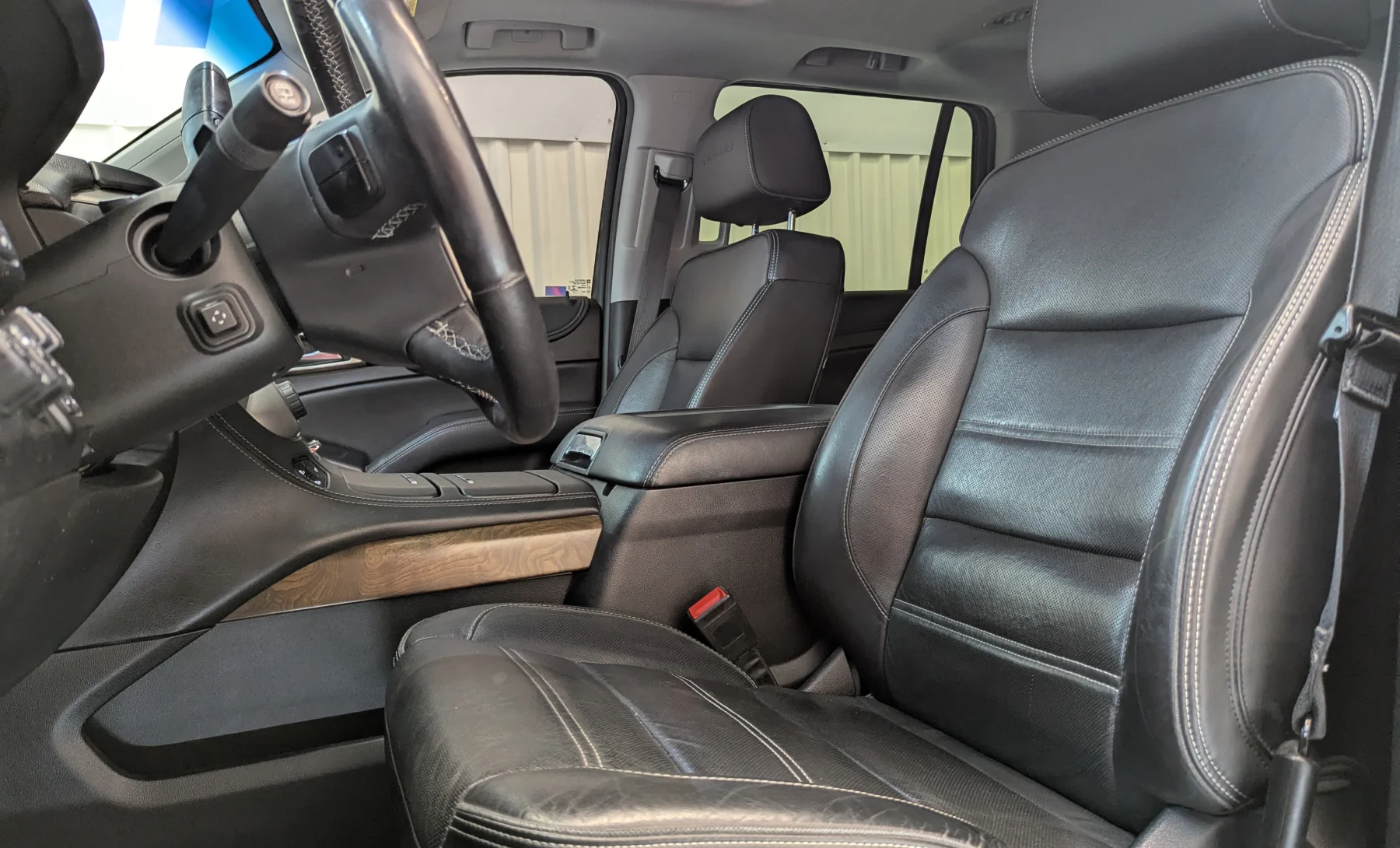 GMC Yukon XL Denali 2020 — interior 3 de 10