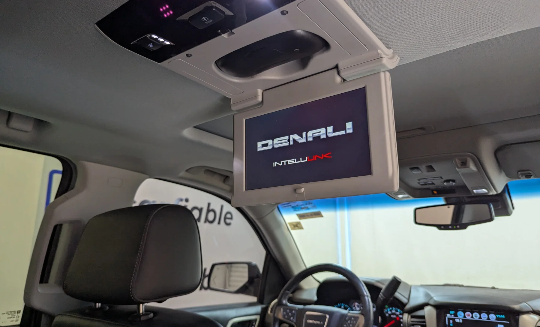 GMC Yukon XL Denali 2020 — interior 5 de 10