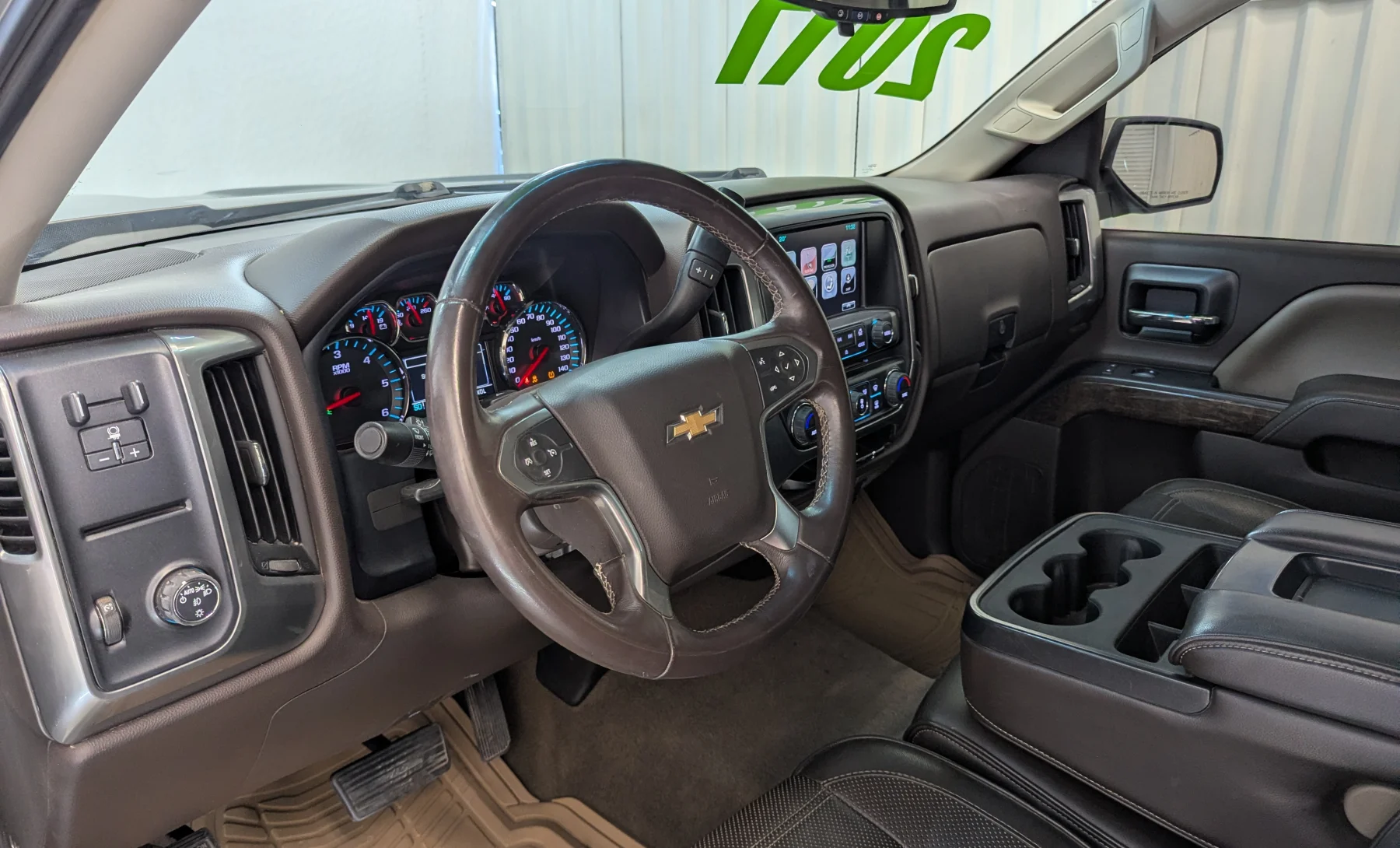 Chevrolet Silverado 1500 Custom 2017 — interior 1 de 10