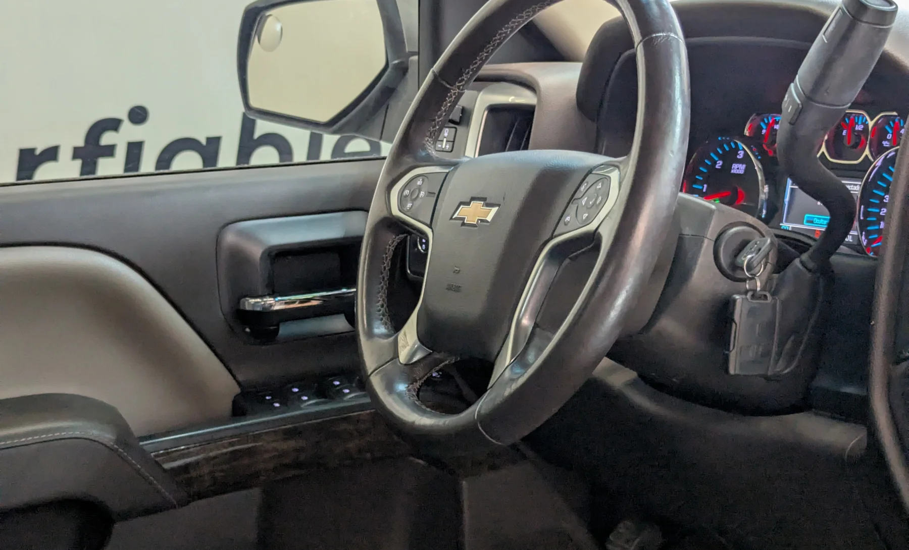 Chevrolet Silverado 1500 Custom 2017 — interior 2 de 10