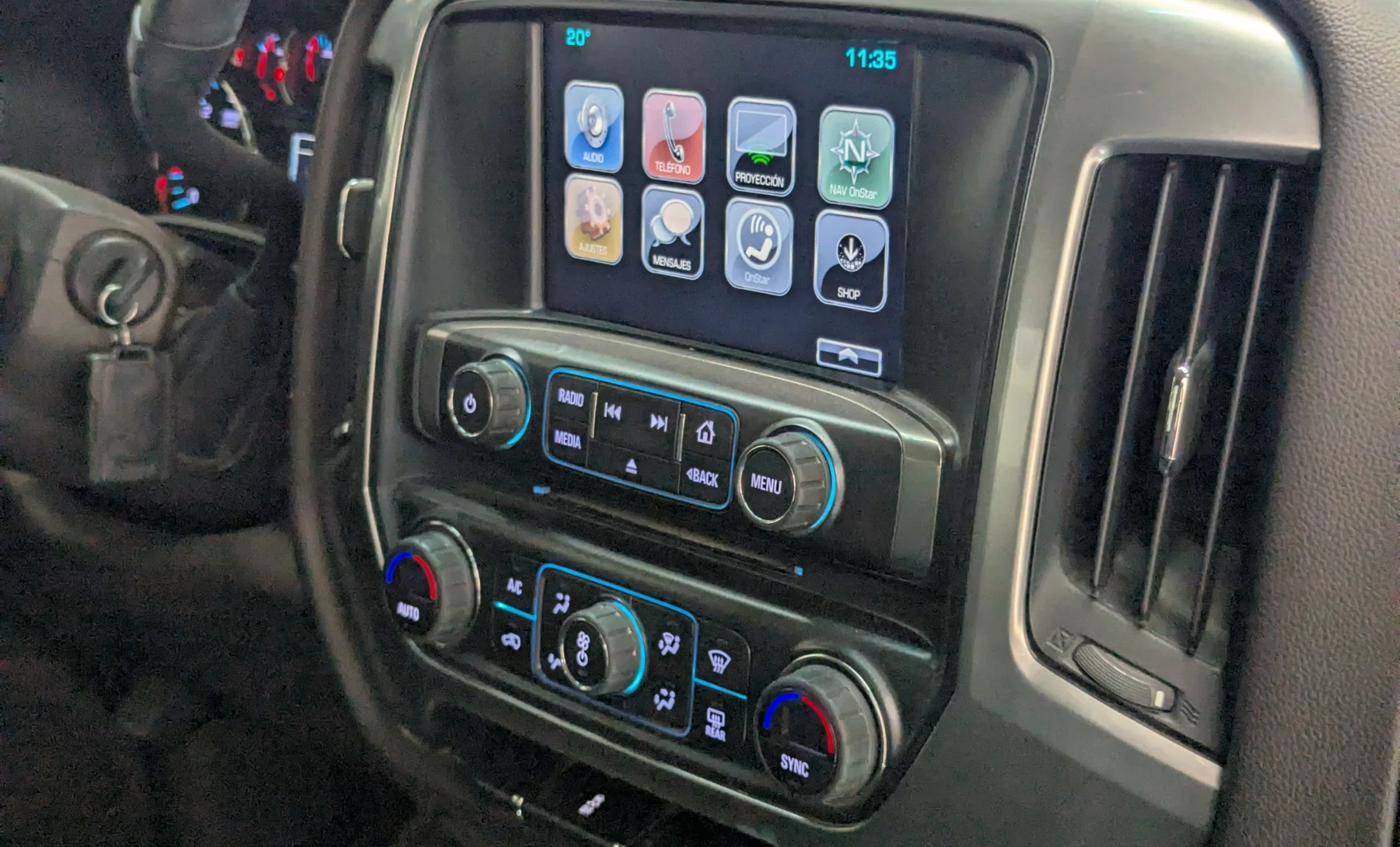 Chevrolet Silverado 1500 Custom 2017 — interior 4 de 10