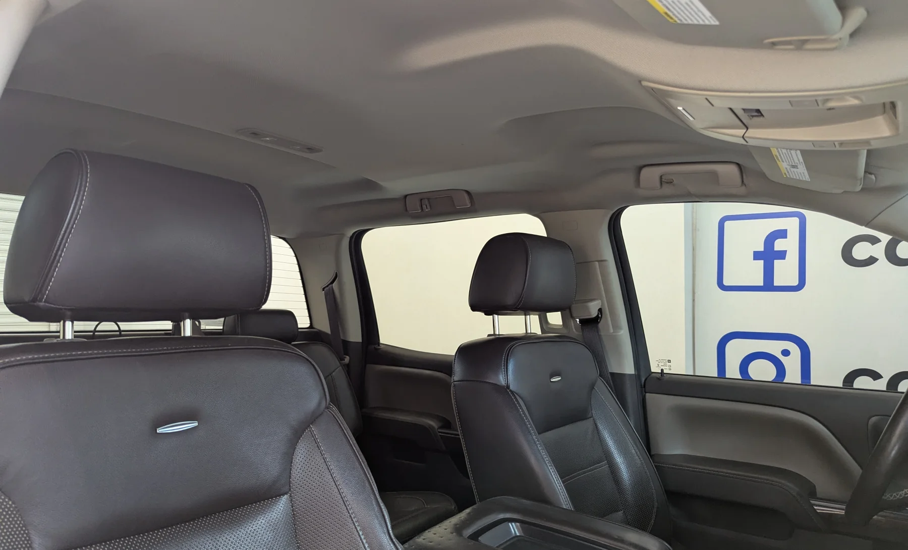 Chevrolet Silverado 1500 Custom 2017 — interior 7 de 10