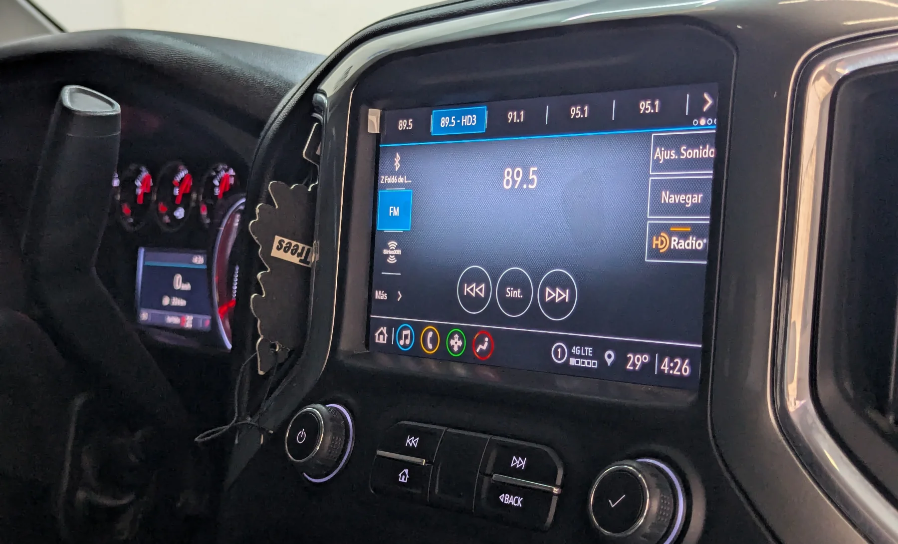 Chevrolet Silverado 1500 Custom 2021 — interior 5 de 10