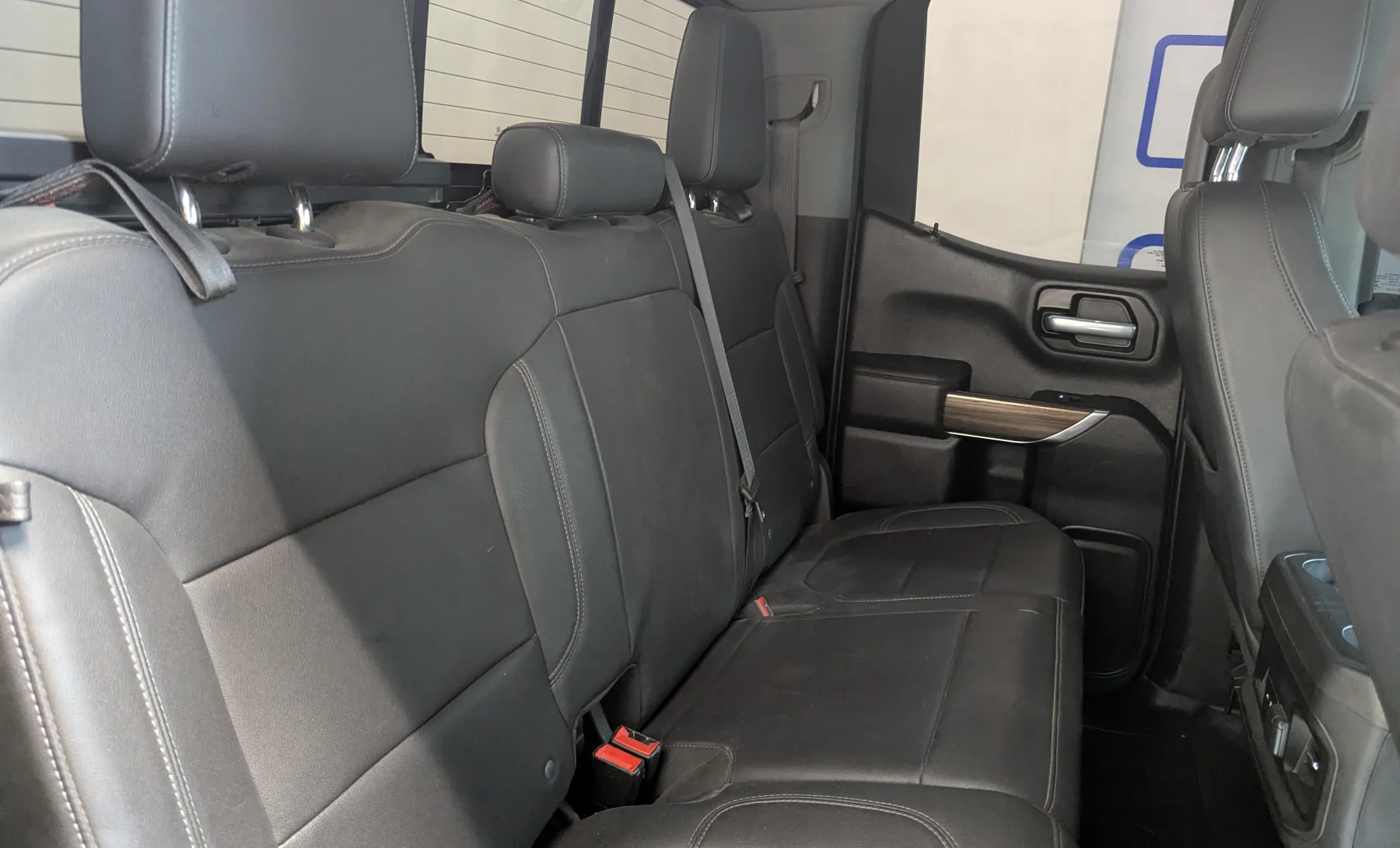 Chevrolet Silverado 1500 Custom 2021 — interior 7 de 10