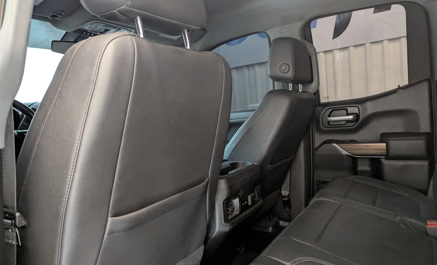 Chevrolet Silverado 1500 Custom 2021 — interior 9 de 10