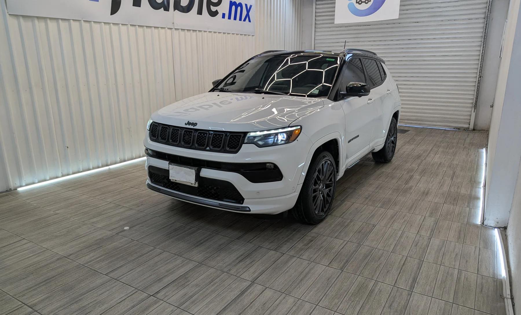 Jeep Compass Altitude 2023 — exterior 1 de 10