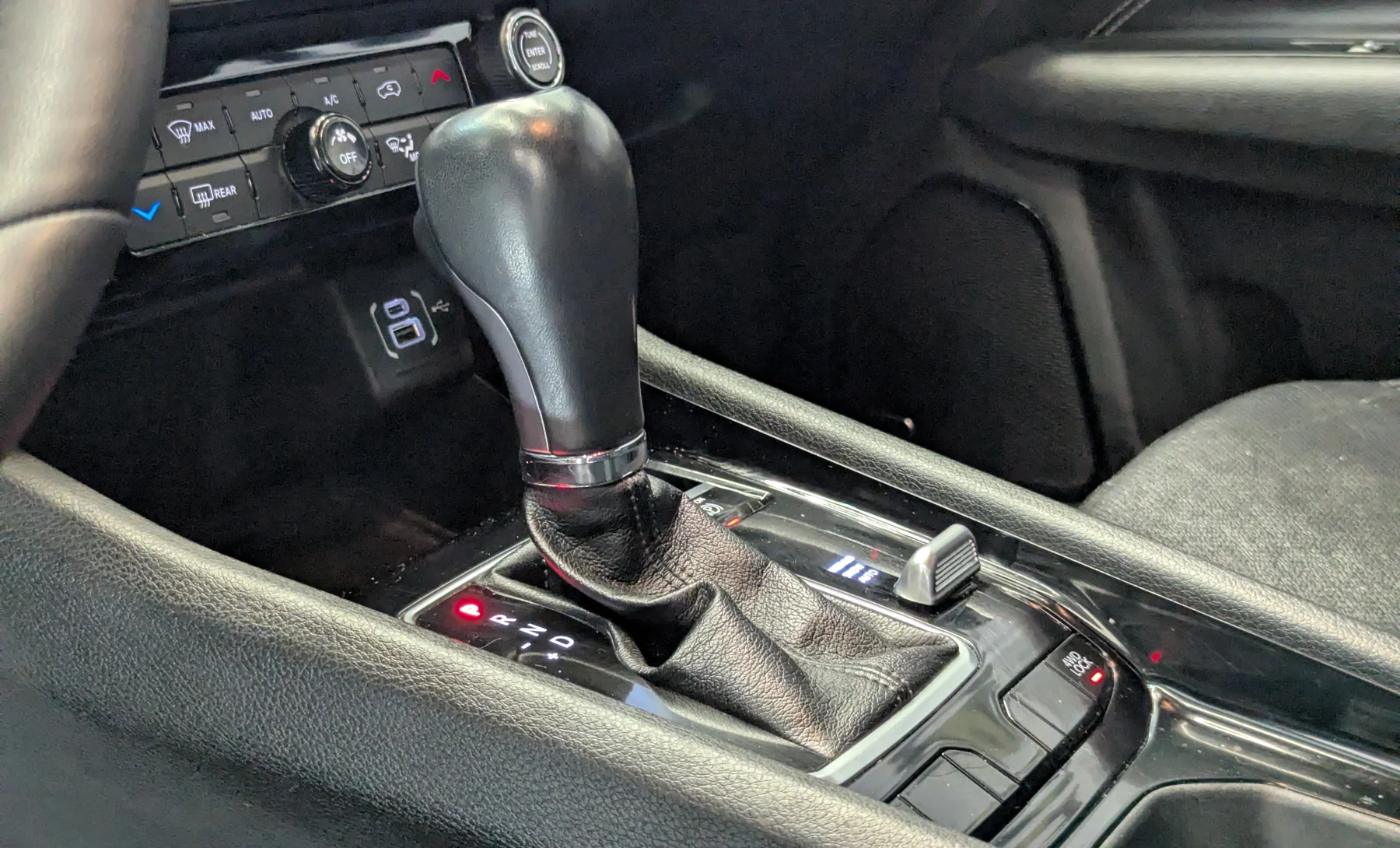 Jeep Compass Altitude 2023 — interior 3 de 10