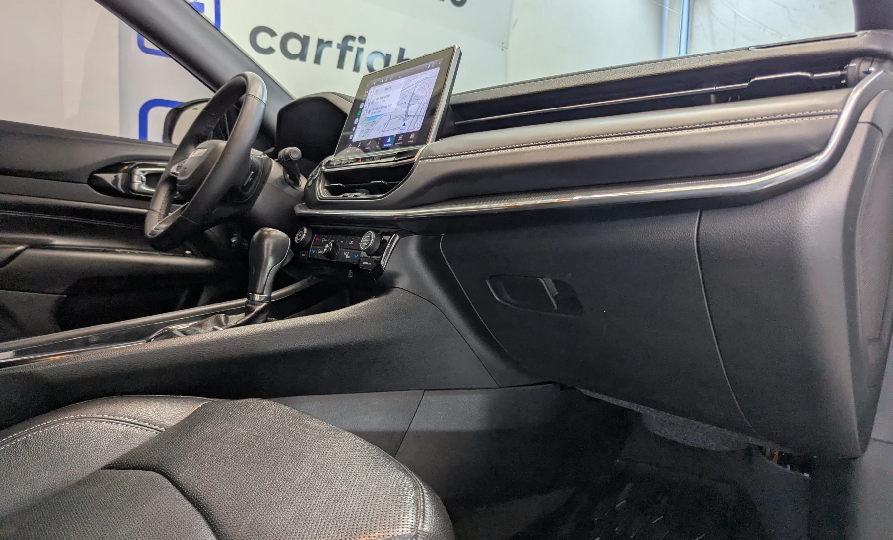 Jeep Compass Altitude 2023 — interior 7 de 10