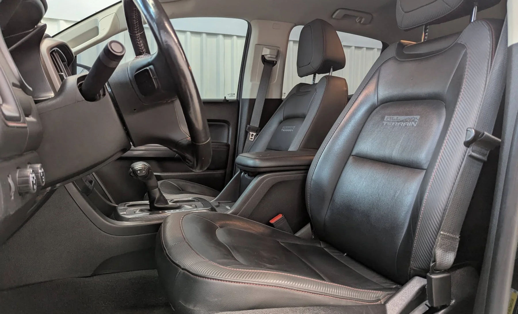 GMC Canyon All Terrain 2019 — interior 2 de 10