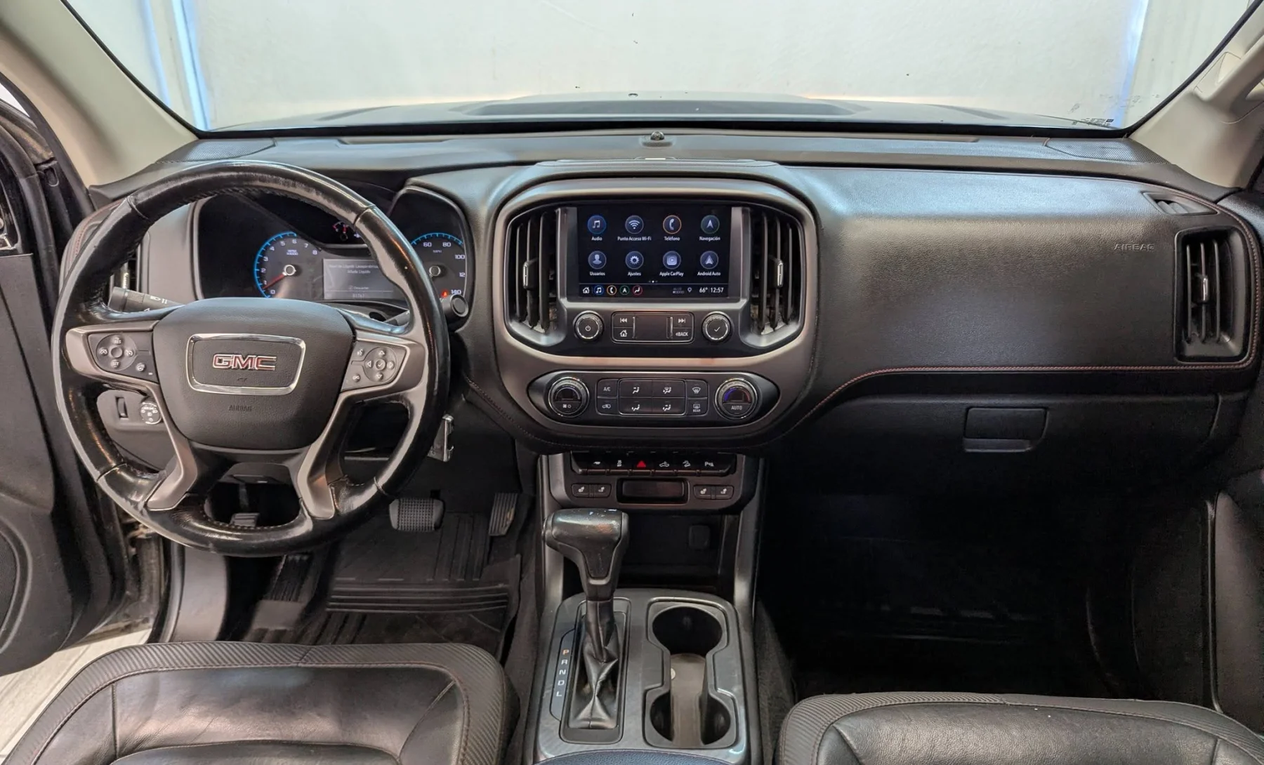 GMC Canyon All Terrain 2019 — interior 5 de 10