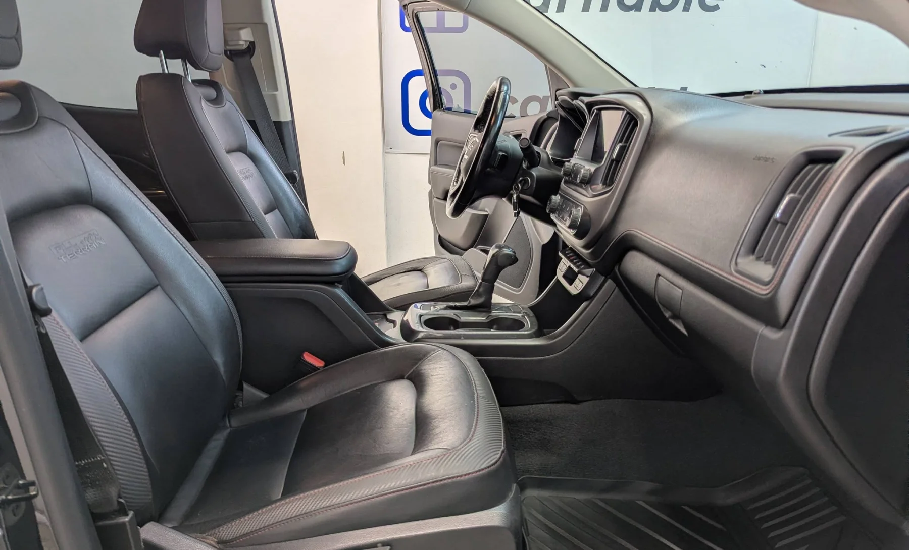 GMC Canyon All Terrain 2019 — interior 7 de 10