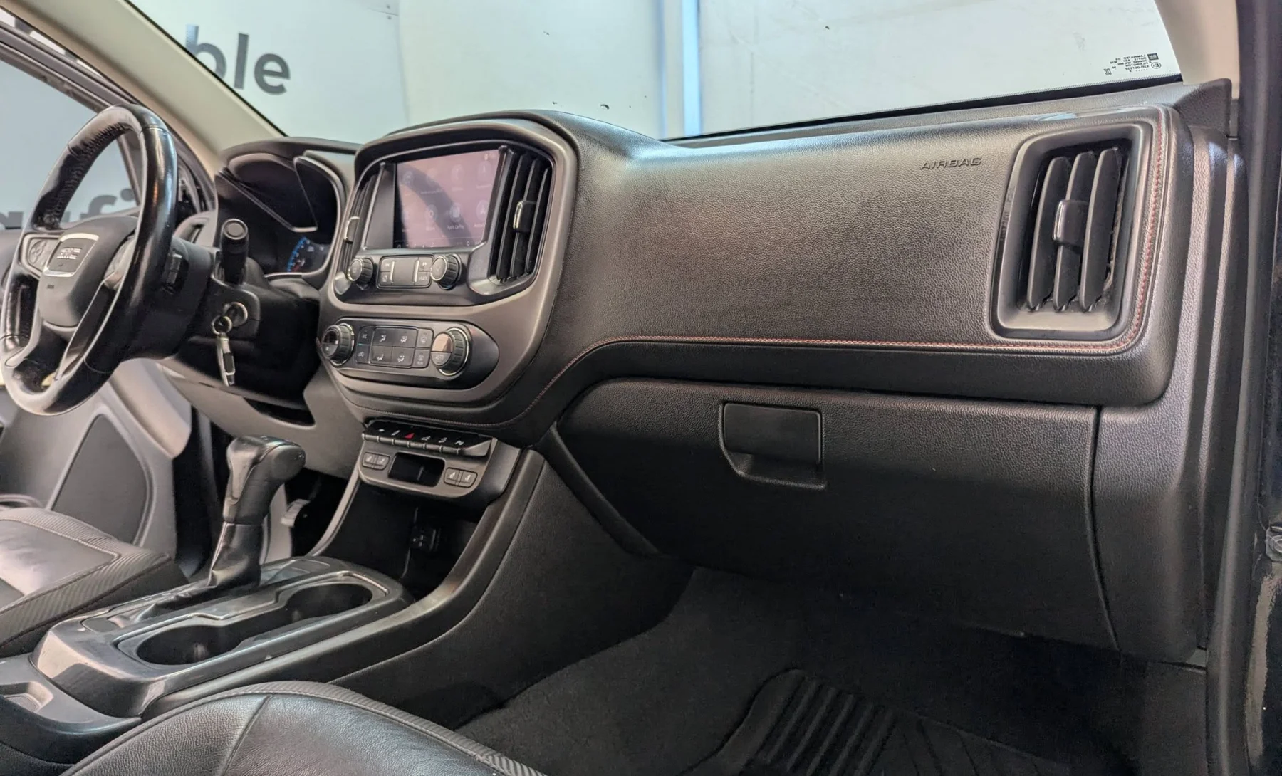 GMC Canyon All Terrain 2019 — interior 8 de 10