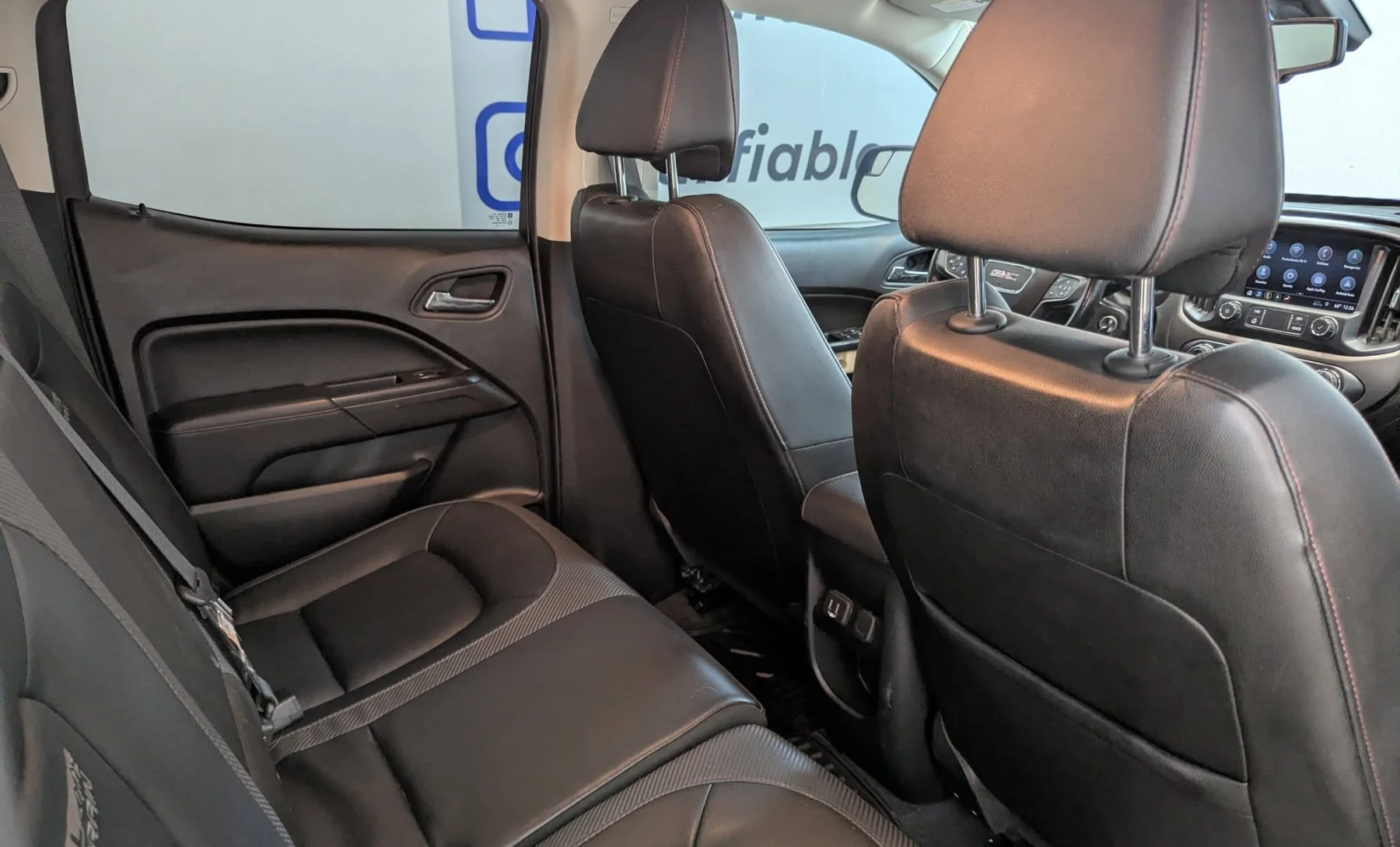 GMC Canyon All Terrain 2019 — interior 9 de 10