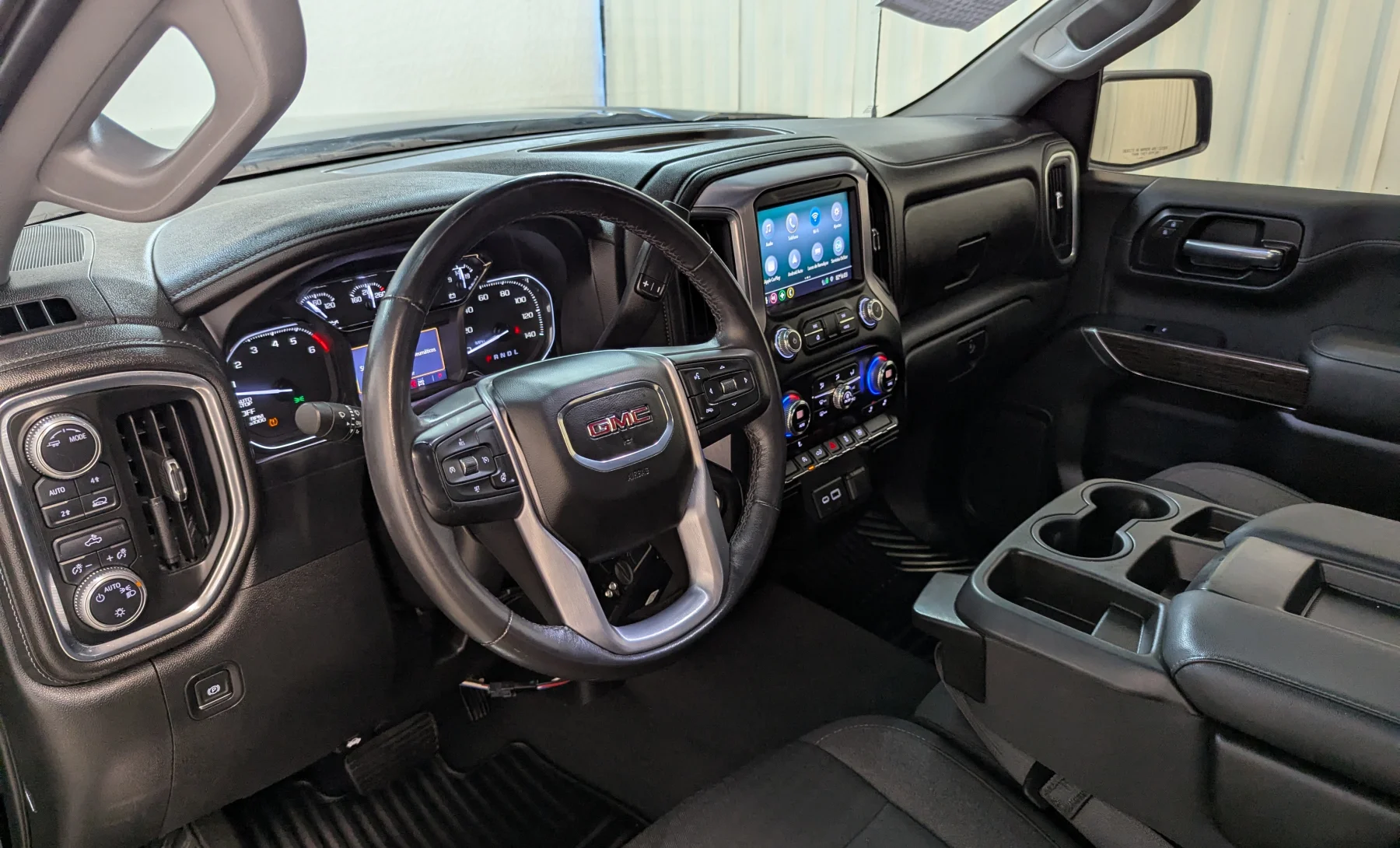 GMC Sierra 1500 Base 2020 — interior 1 de 10