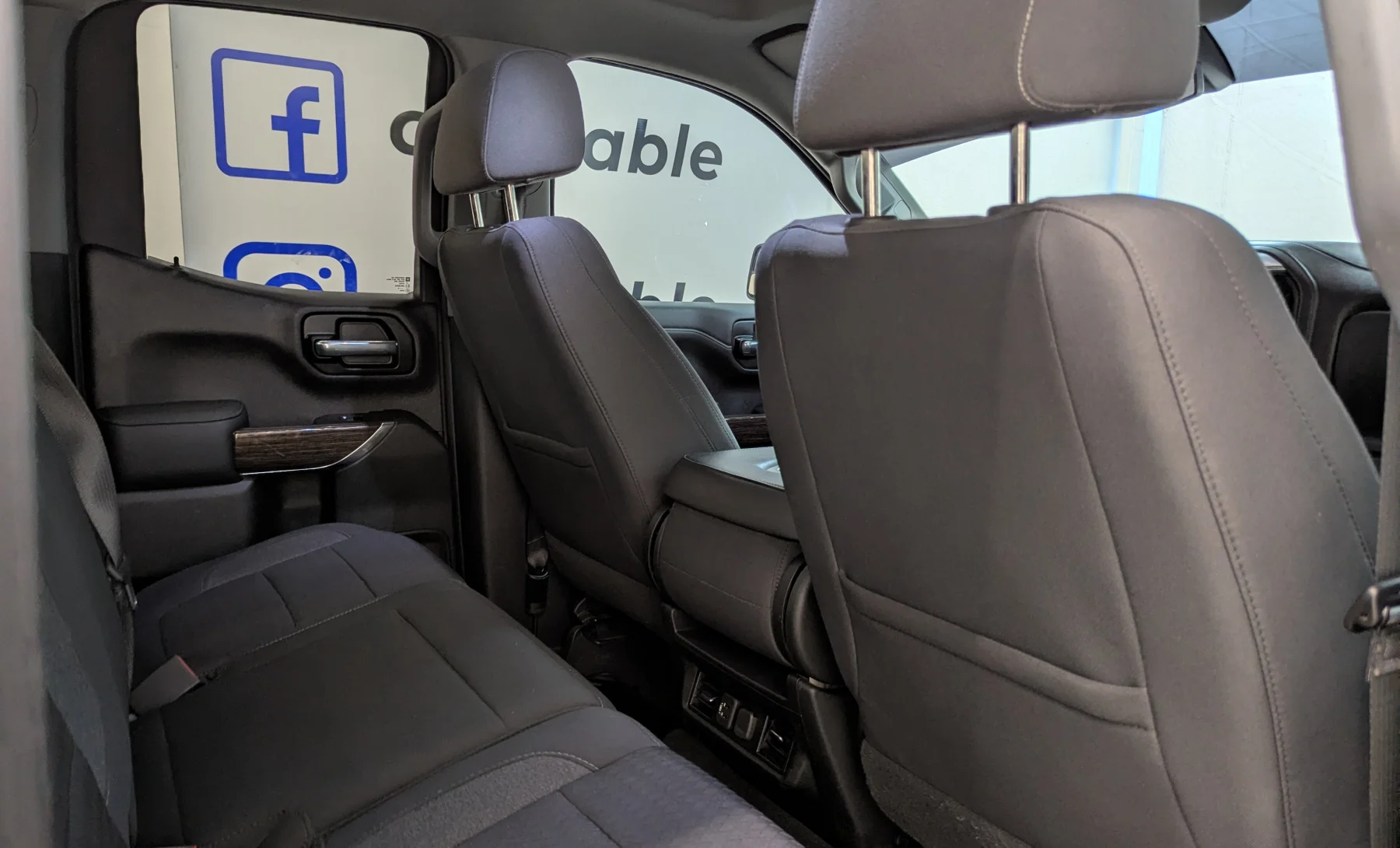 GMC Sierra 1500 Base 2020 — interior 8 de 10