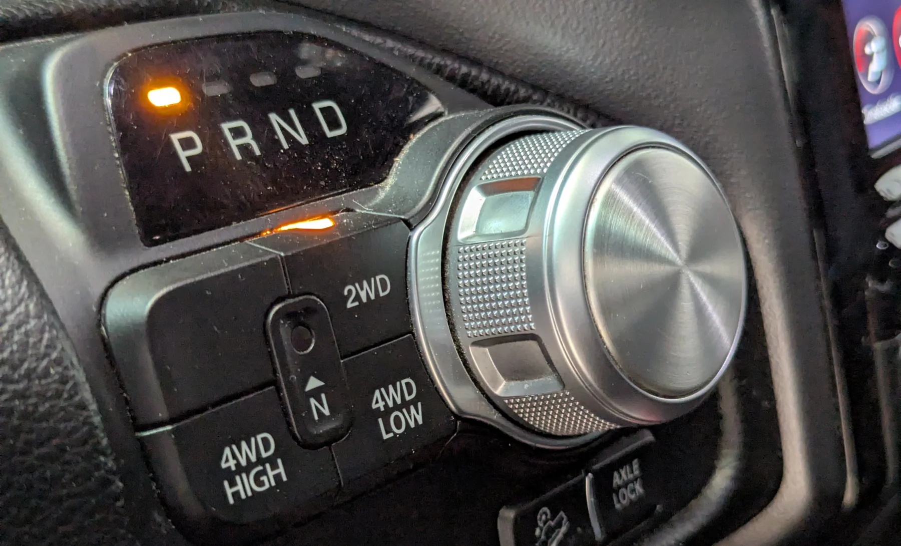 Ram 1500 Rebel 2019 — interior 3 de 10