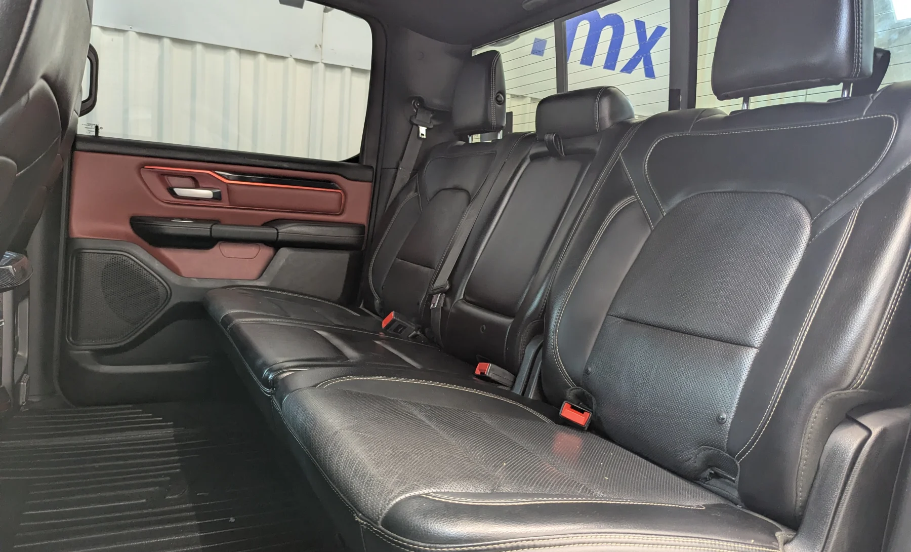 Ram 1500 Rebel 2019 — interior 10 de 10