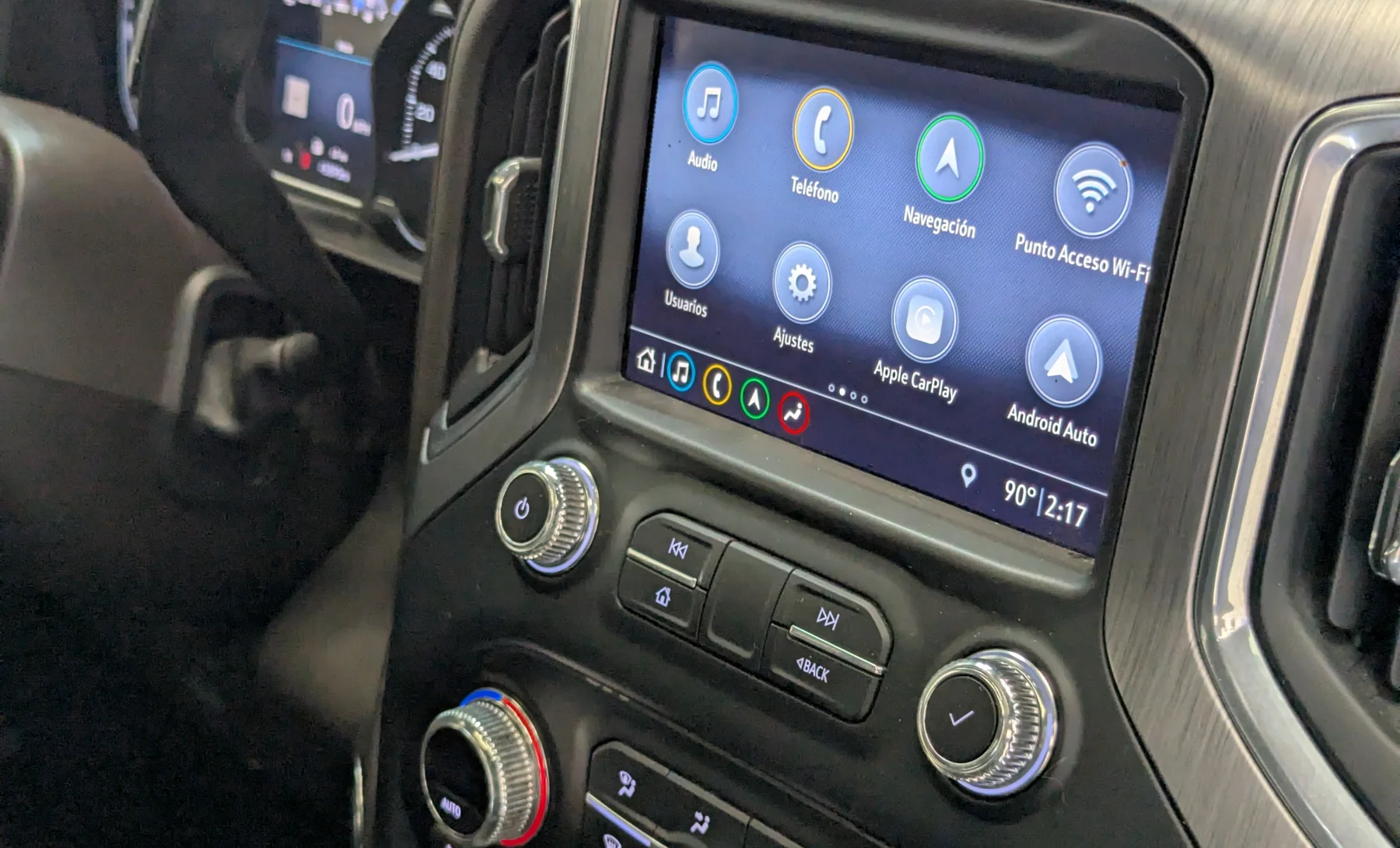GMC Sierra 1500 Denali 2019 — interior 3 de 10