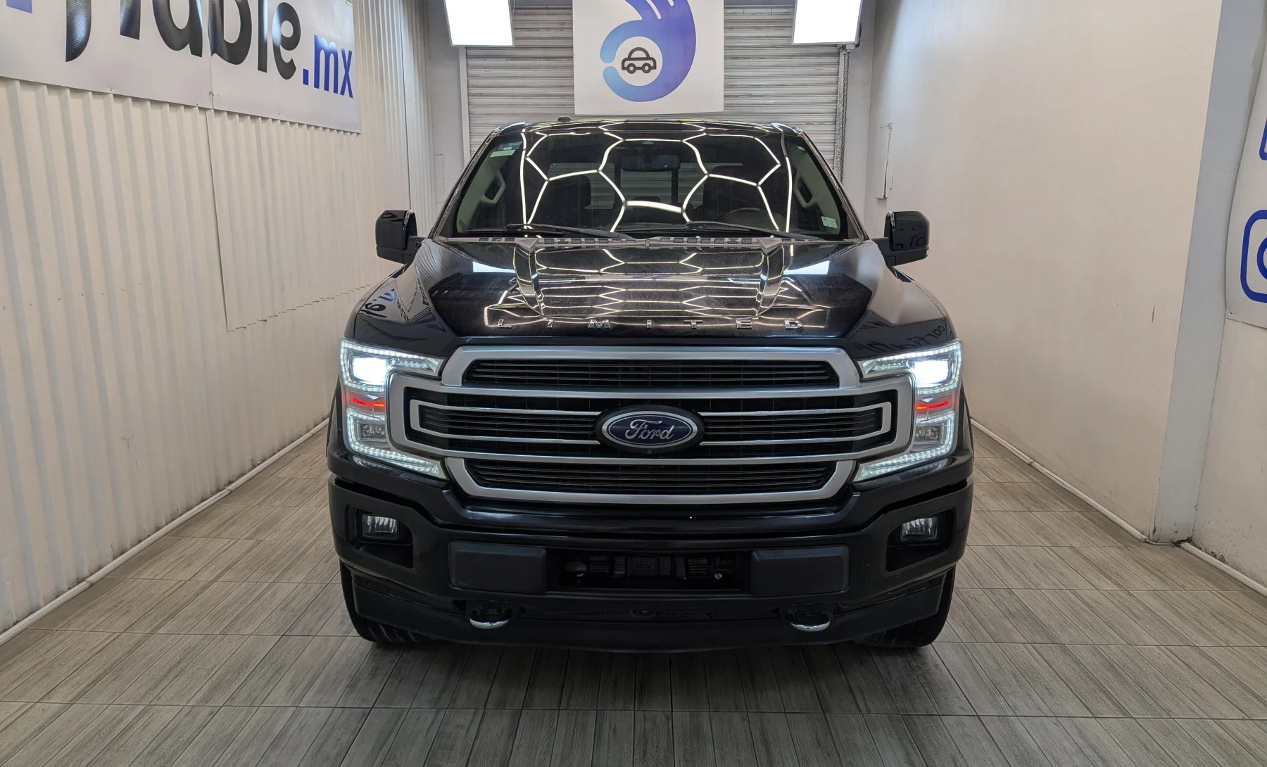 Ford F-150 Platinum 2019 — exterior 2 de 10