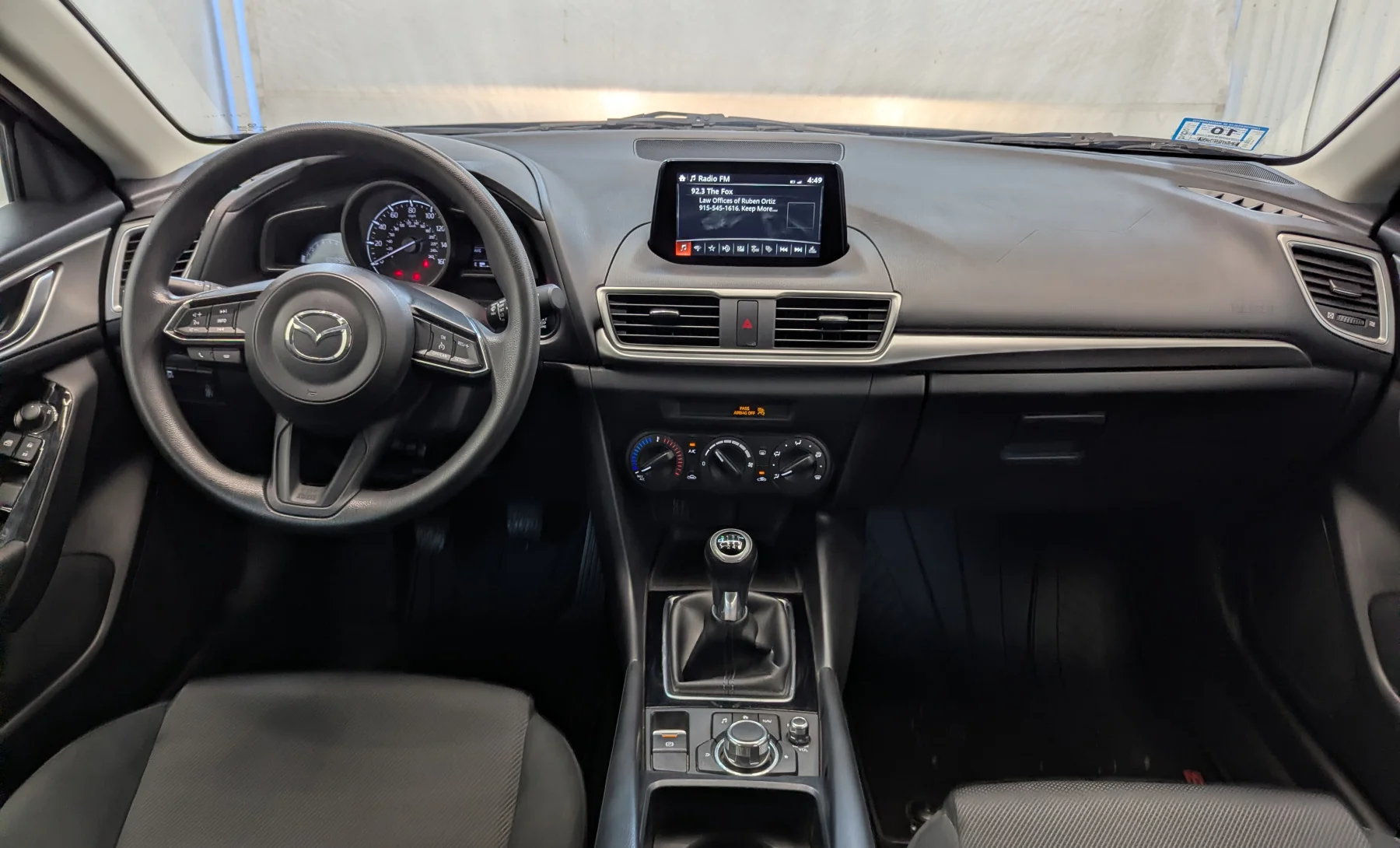 Mazda 3 Sport 2017 — interior 5 de 10