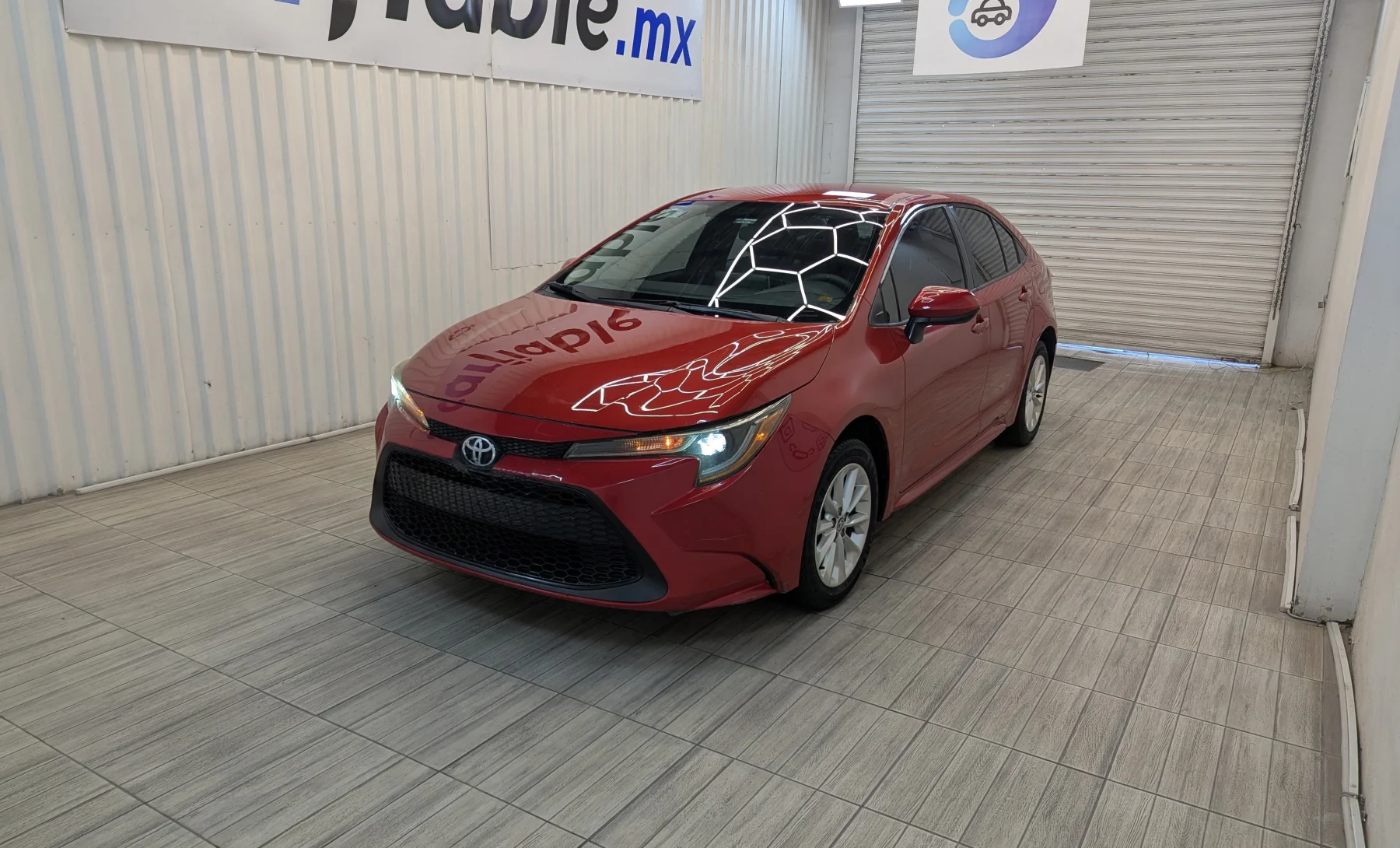 Toyota Corolla LE 2020 — exterior 1 de 10