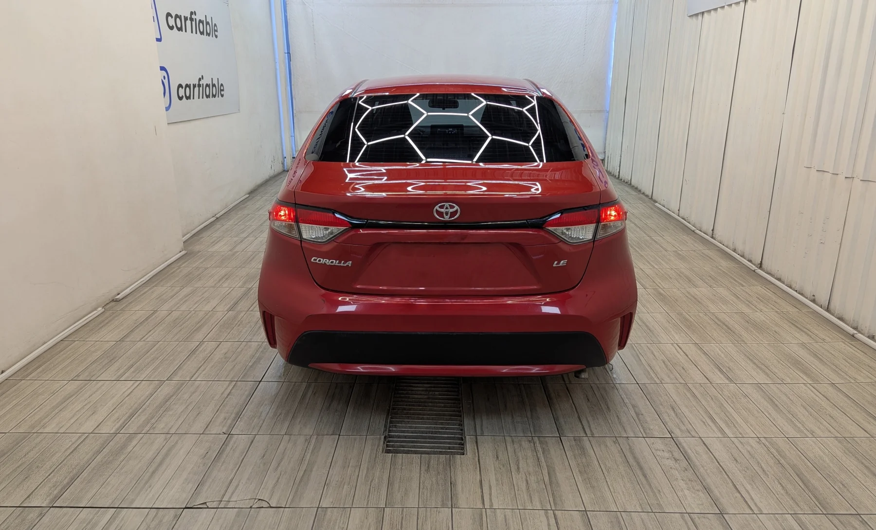 Toyota Corolla LE 2020 — exterior 5 de 10