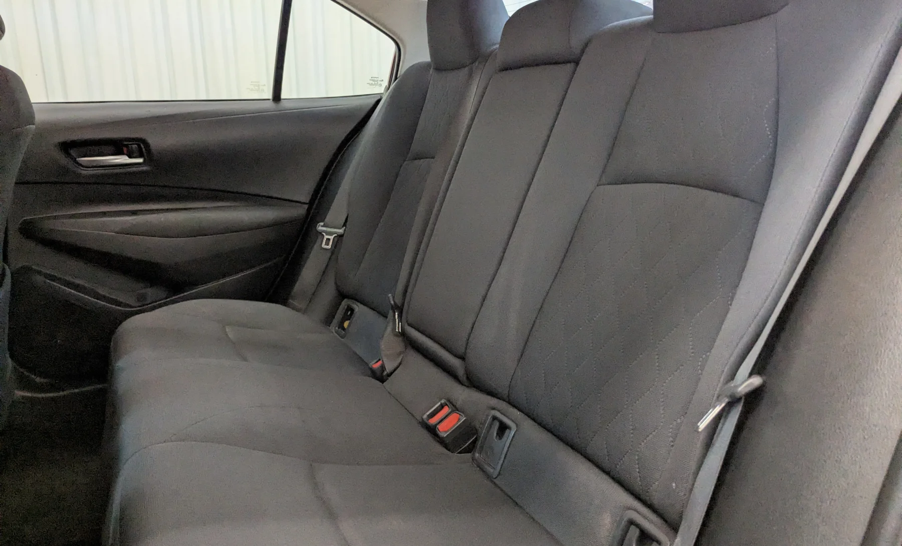 Toyota Corolla LE 2020 — interior 3 de 9