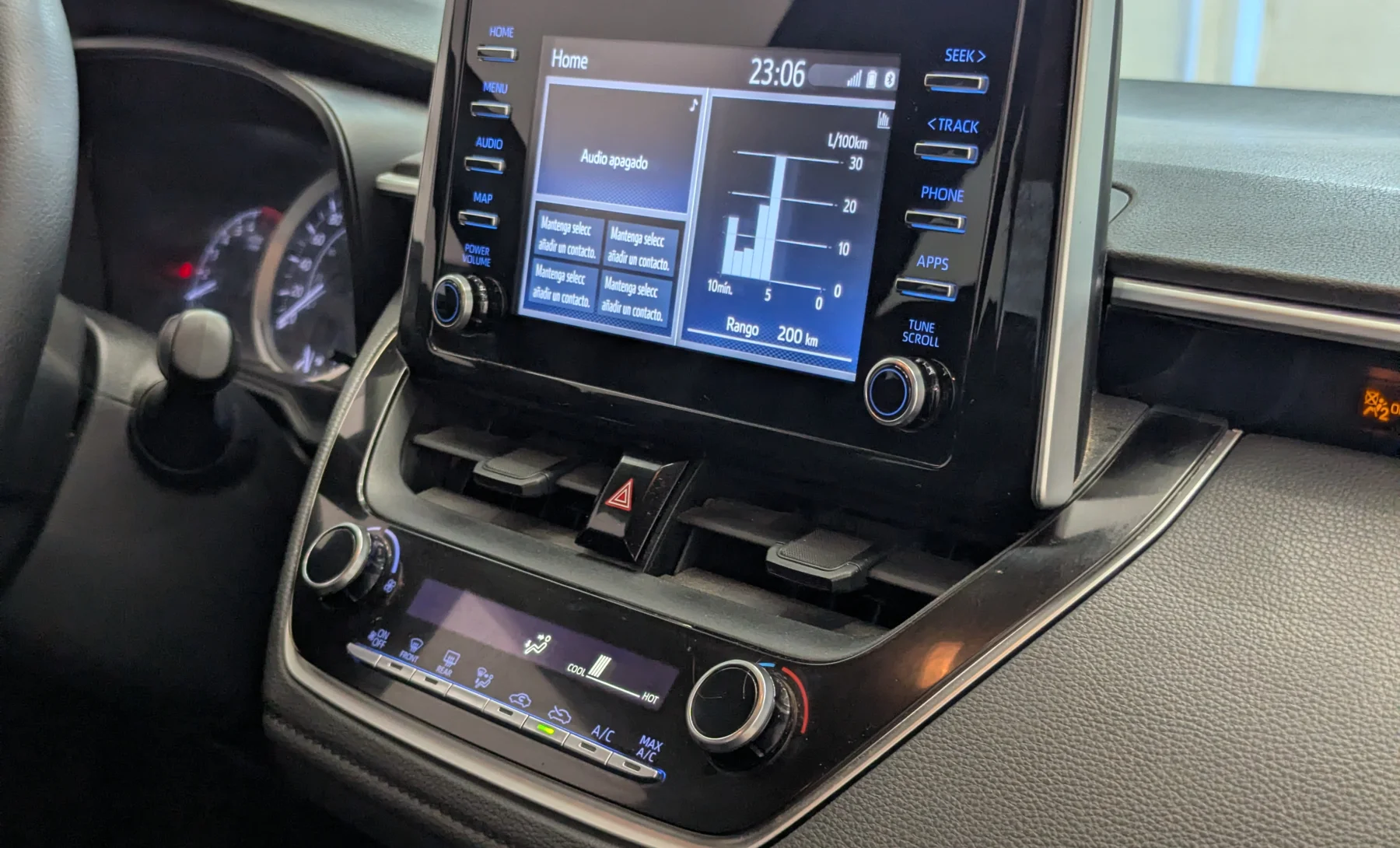 Toyota Corolla LE 2020 — interior 5 de 9