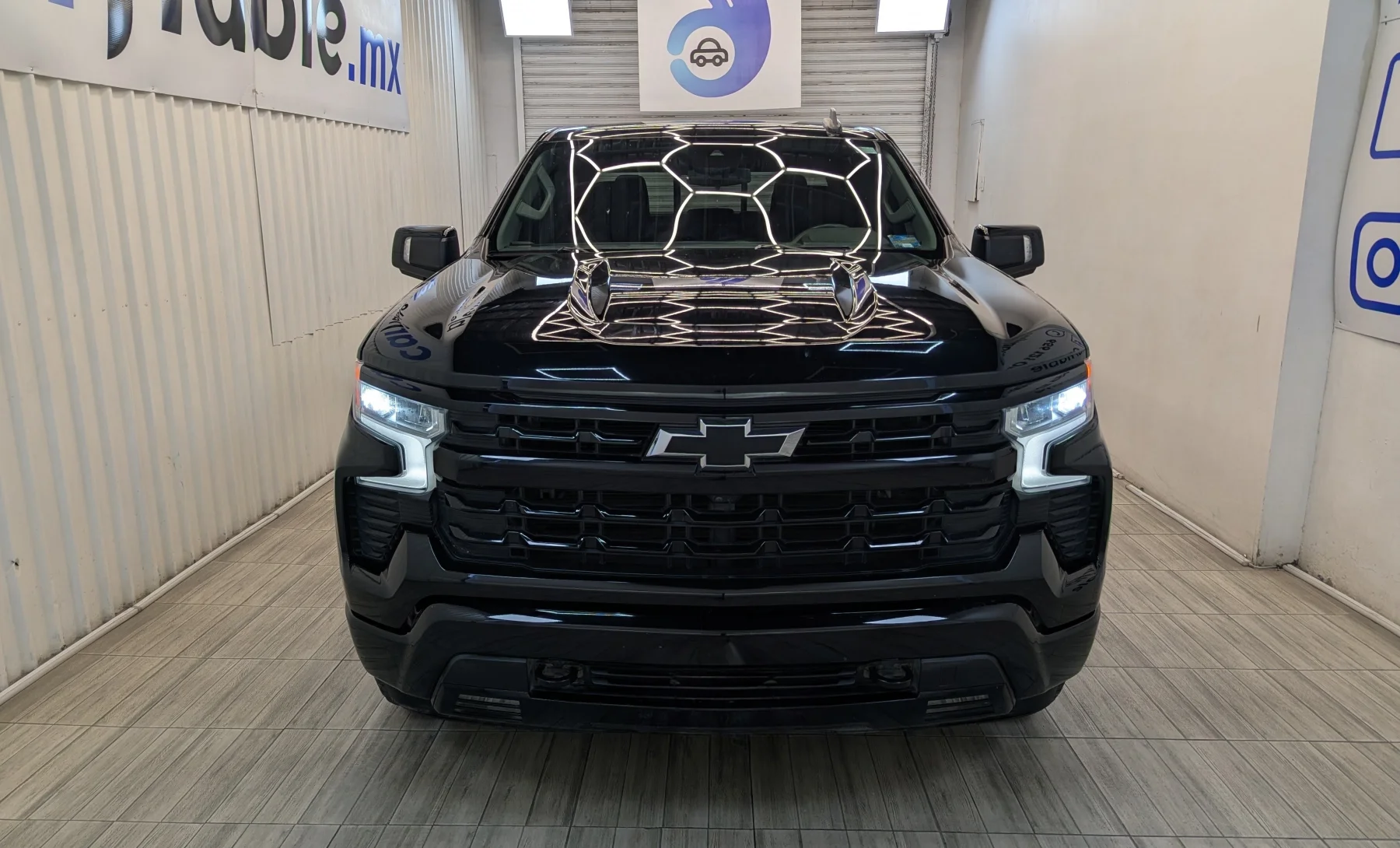 Chevrolet Cheyenne RST 2023 — exterior 2 de 10